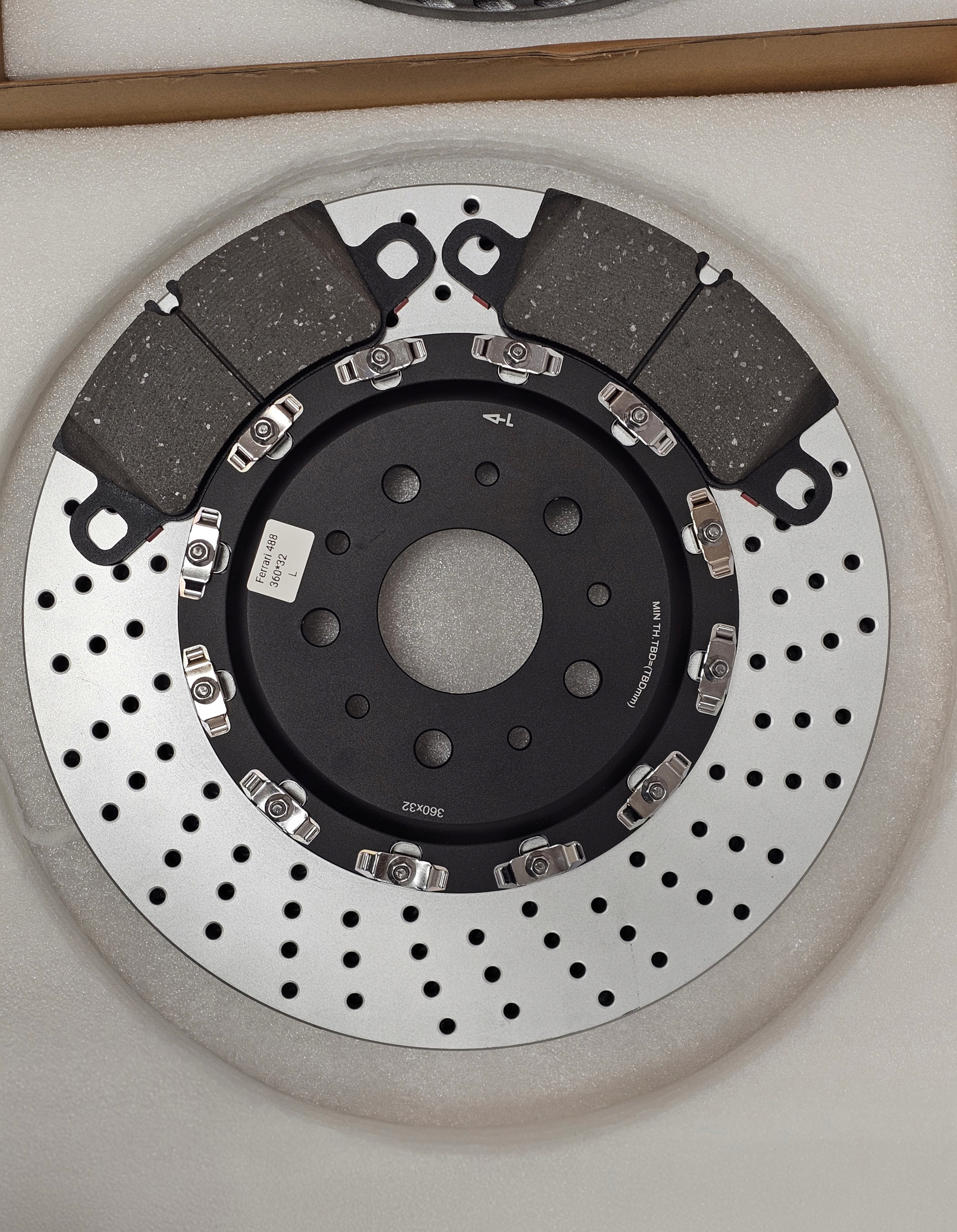 Conversion CERAMIC -> STEEL Set of discs and pads for Ferrari 488 GTB Pista - galeria