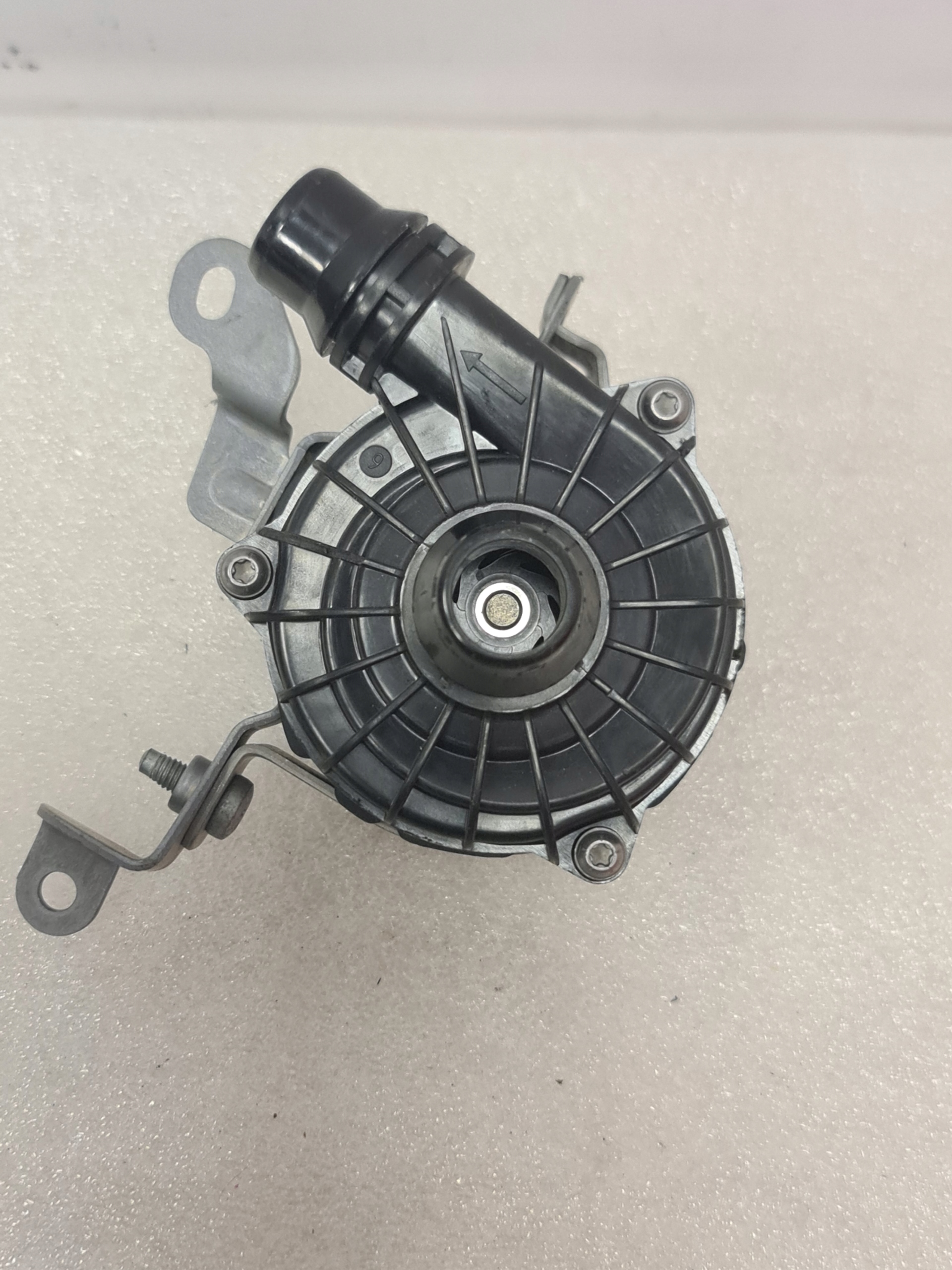 Pompa wody Mercedes W206 63 AMG W254 A0005001901 - galeria