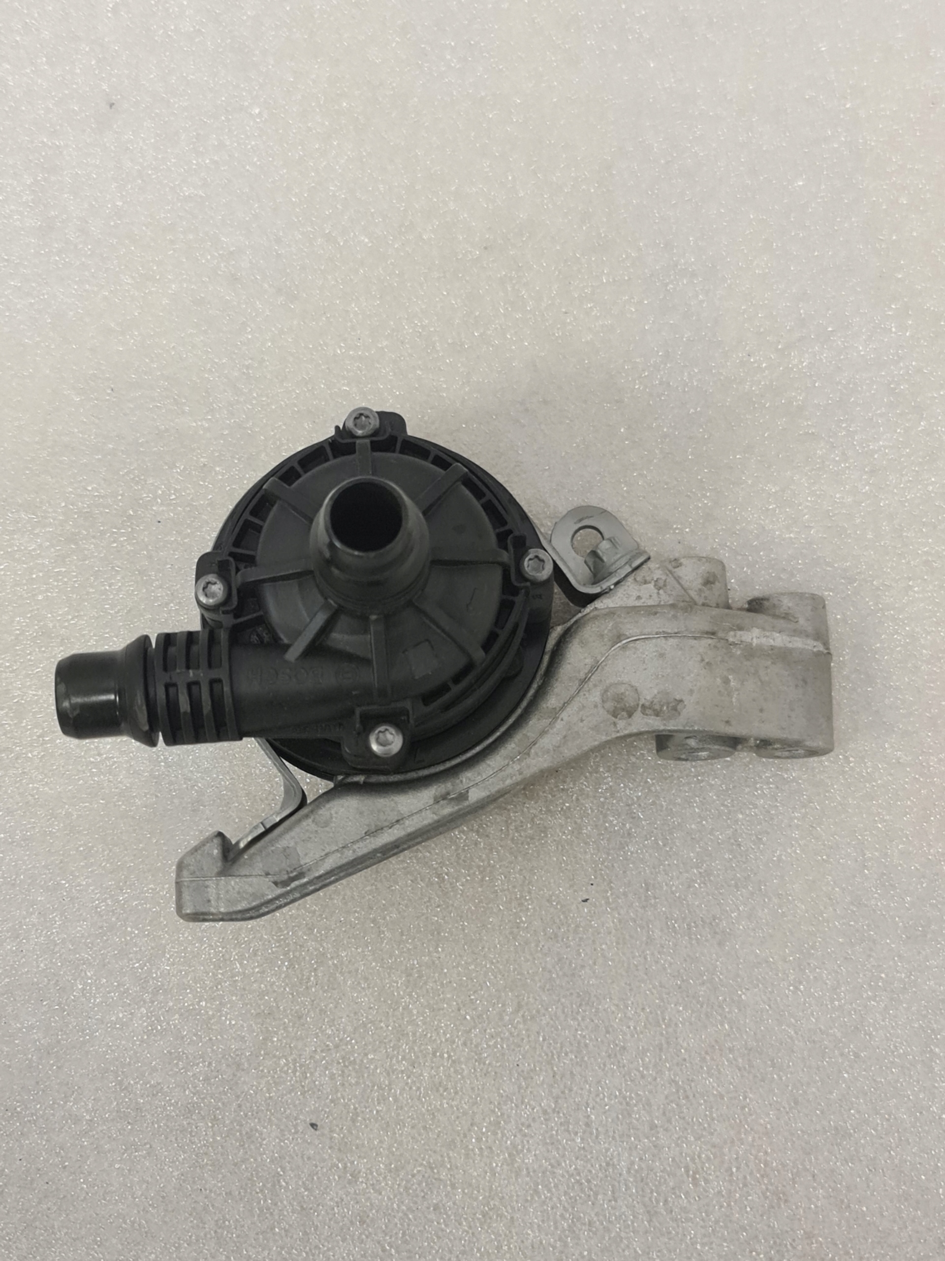 Water pump Mercedes W205 W213 A0005005400 NEW - galeria