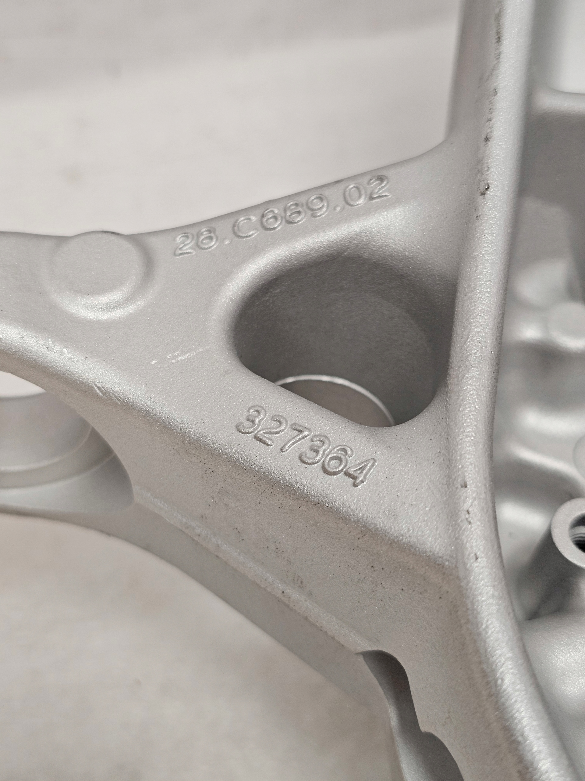Ступица поворотного кулака Ferrari 458 488 812 F12 ПЕРЕДНЯЯ ПРАВАЯ - galeria