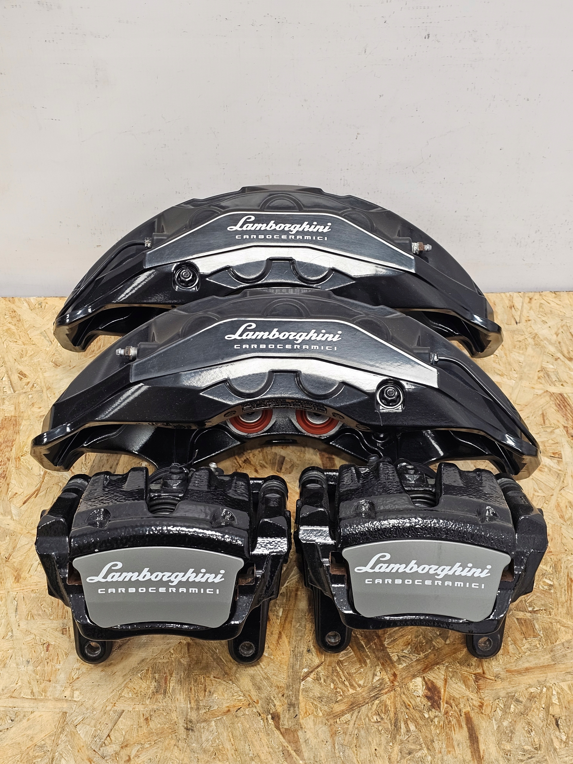 Суппорта Lamborghini Urus Ceramics Set 10 поршневые Big Brake - galeria