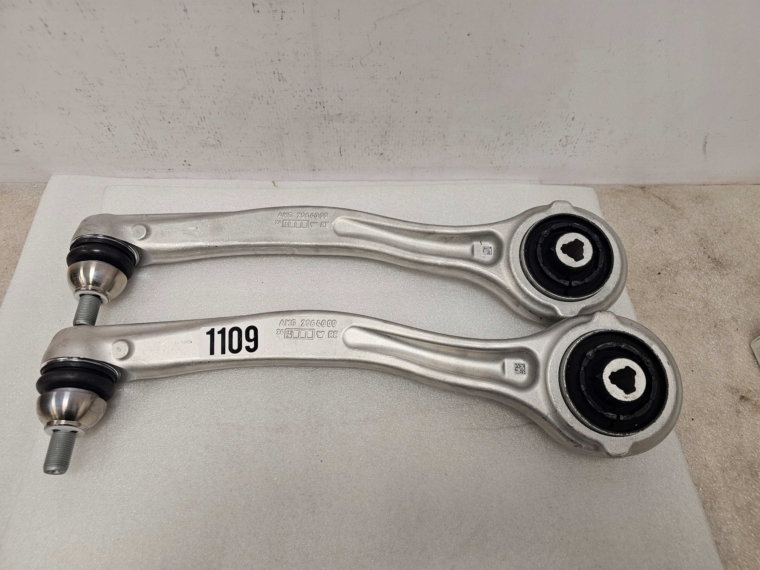 Front Right Control Arm Mercedes AMG W206 W214 W236 C63 E53 CLE 53 - galeria