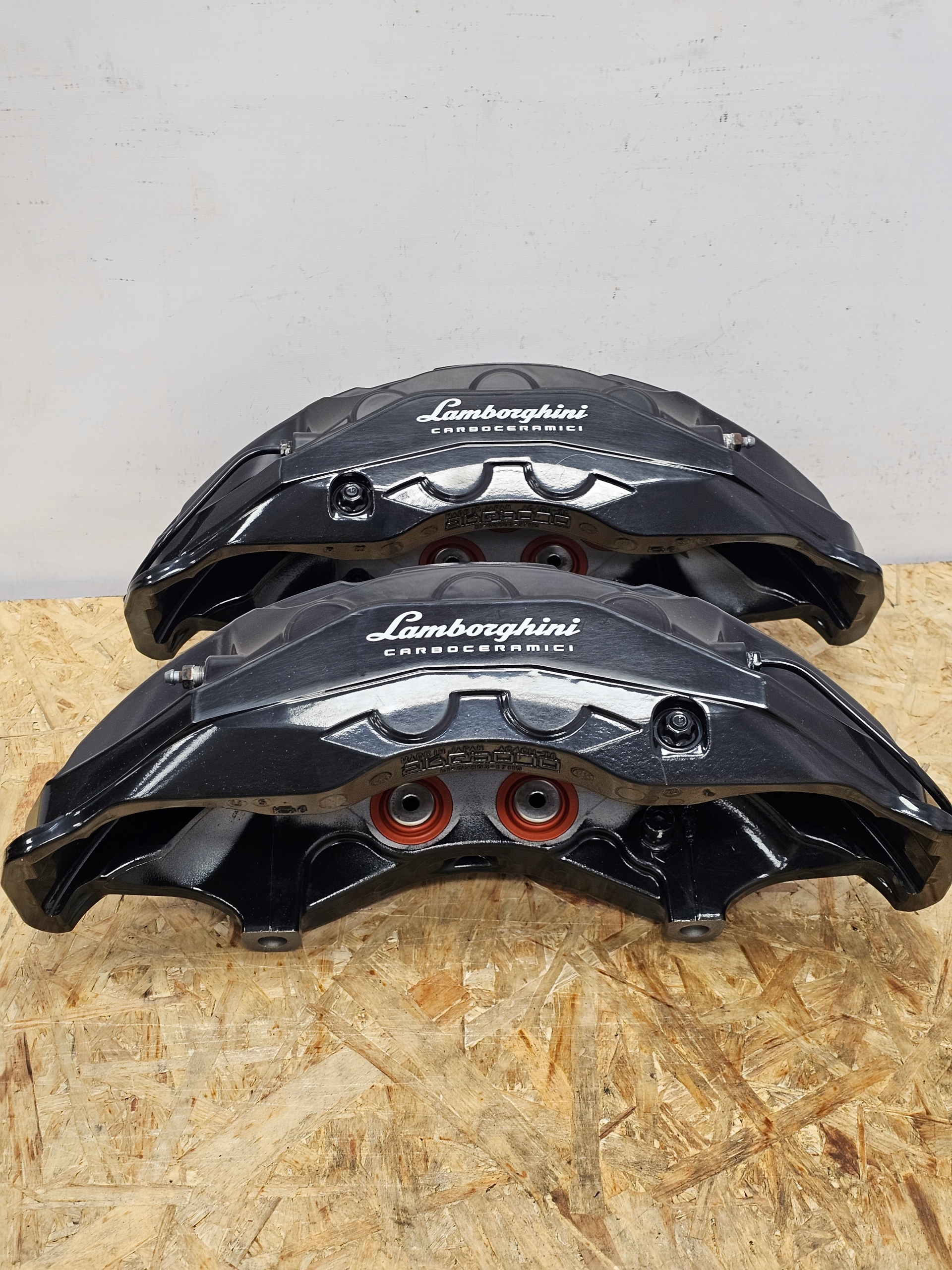 Суппорта Lamborghini Urus Ceramics Set 10 поршневые Big Brake - galeria