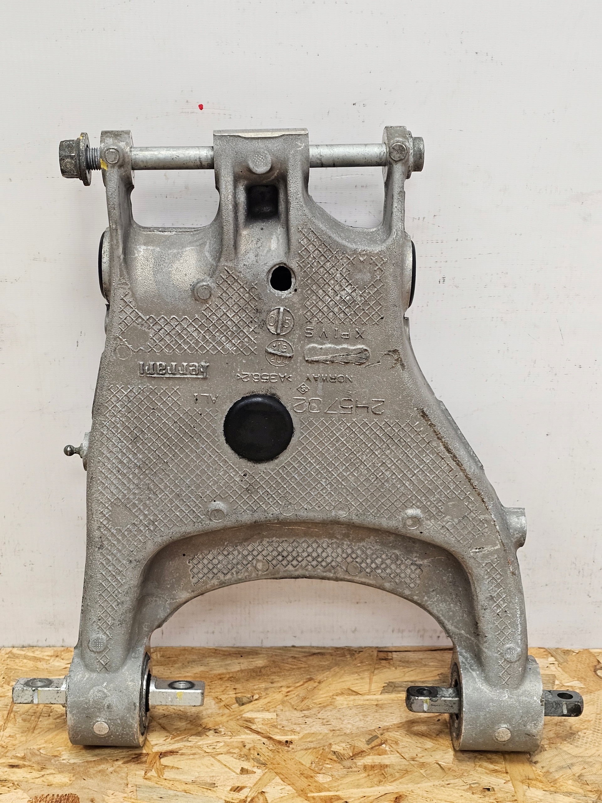Swingarm Rear Rear LEFT Ferrari 458 Italia 488 California FF F12 - galeria