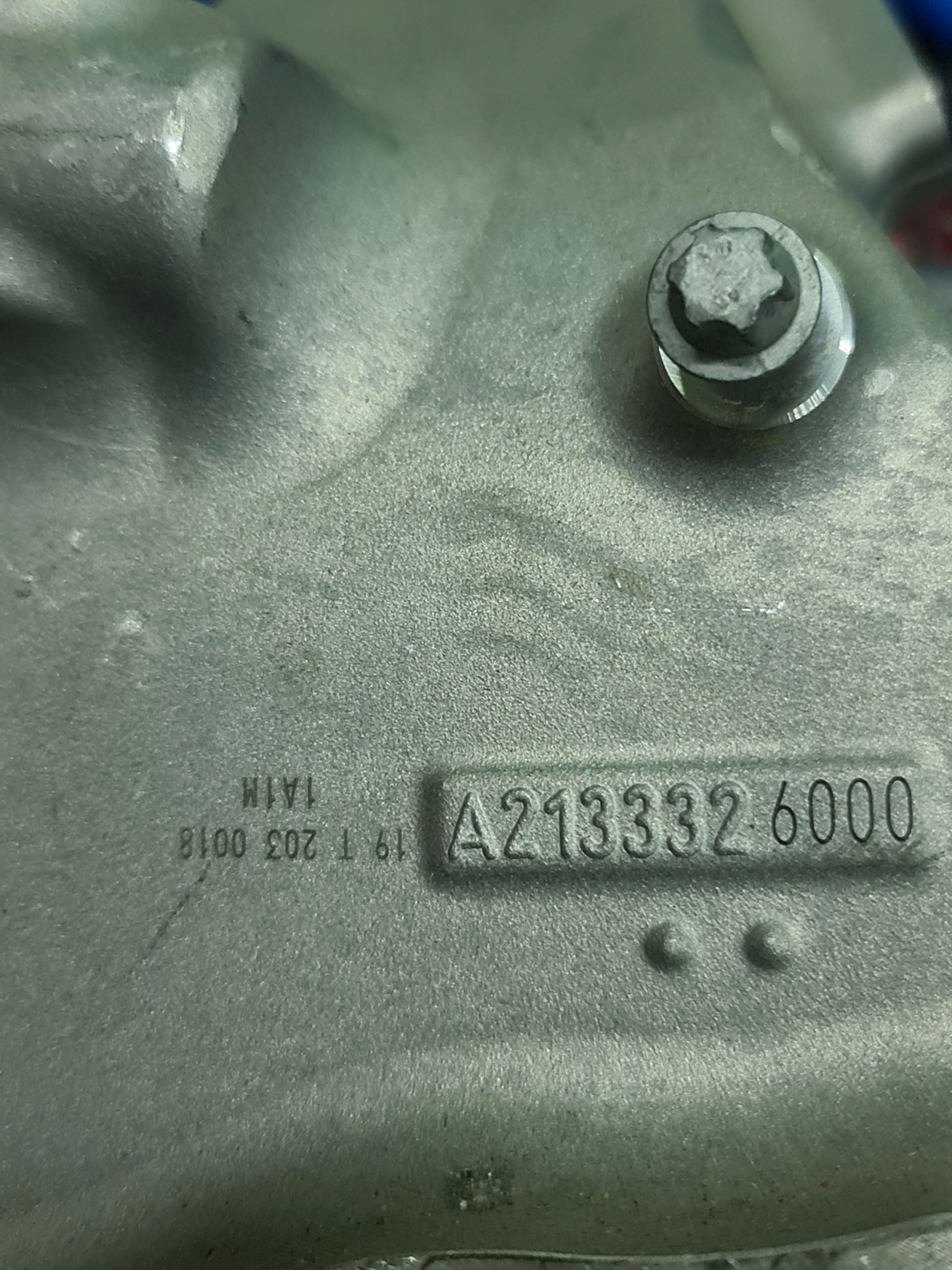 Mercedes W213 E63 AMG Кулак поворотний A2133326000 ПРАВИЙ - galeria