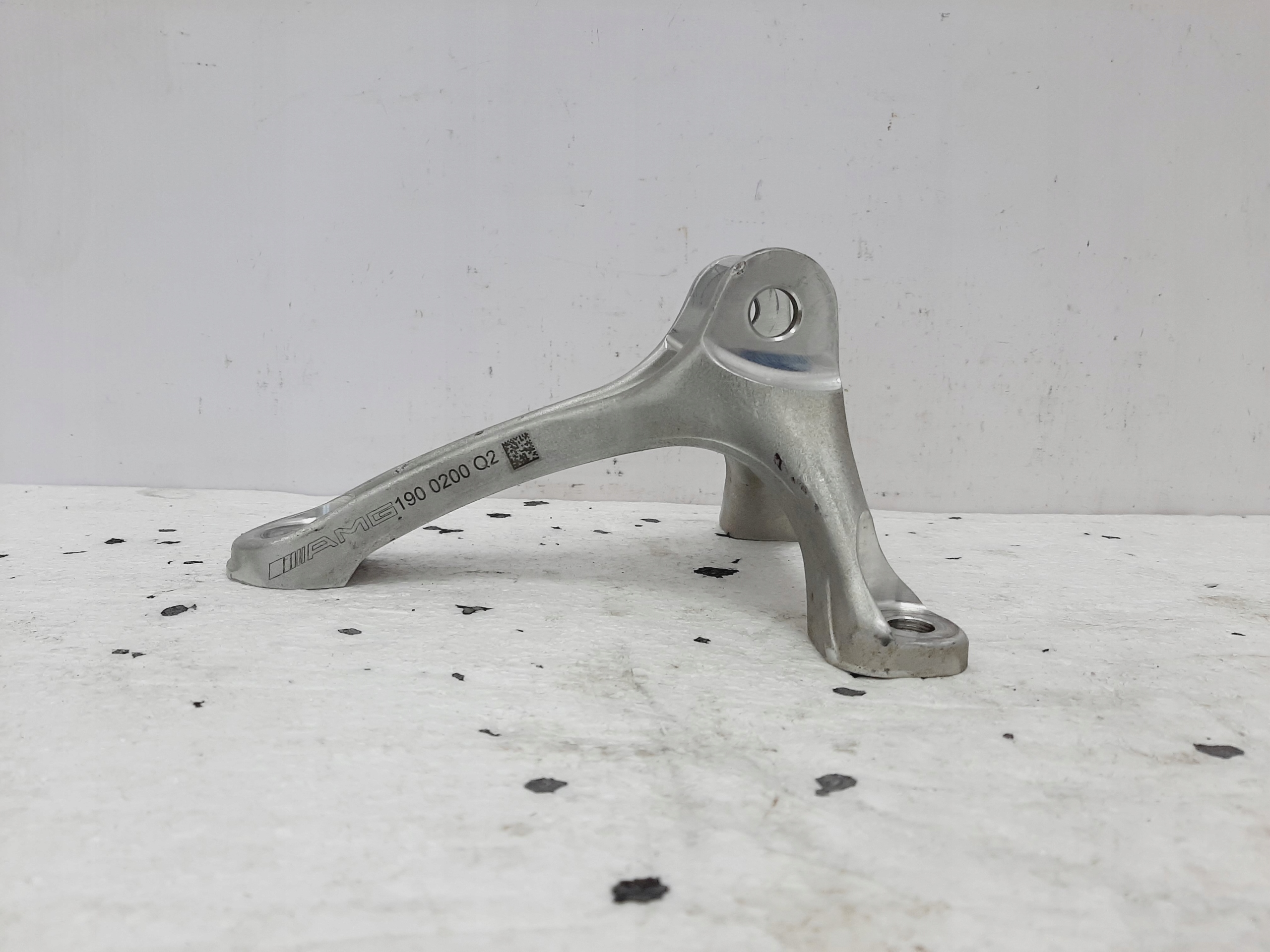 Mercedes AMG GT W190 rear steering knuckle mounting - galeria