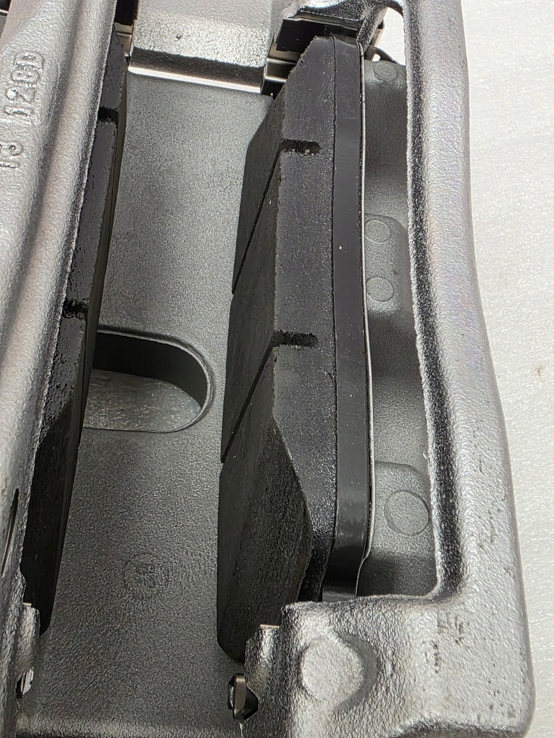 Mercedes W206 W214 W254 Супорти 330х32 ПЕРЕД - galeria