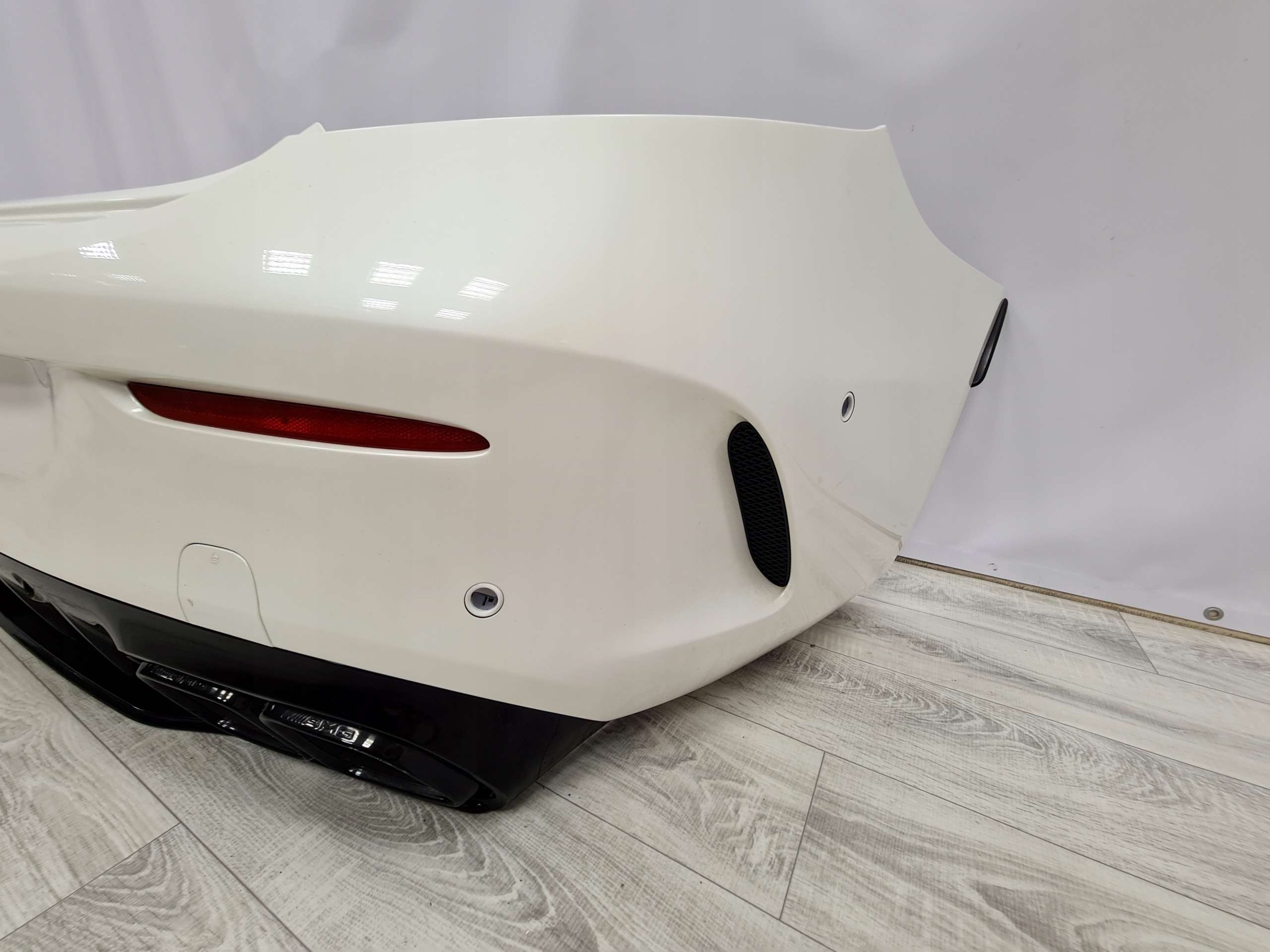 Mercedes C W205 63 AMG REAR BUMPER COMPLETE LIFT - galeria