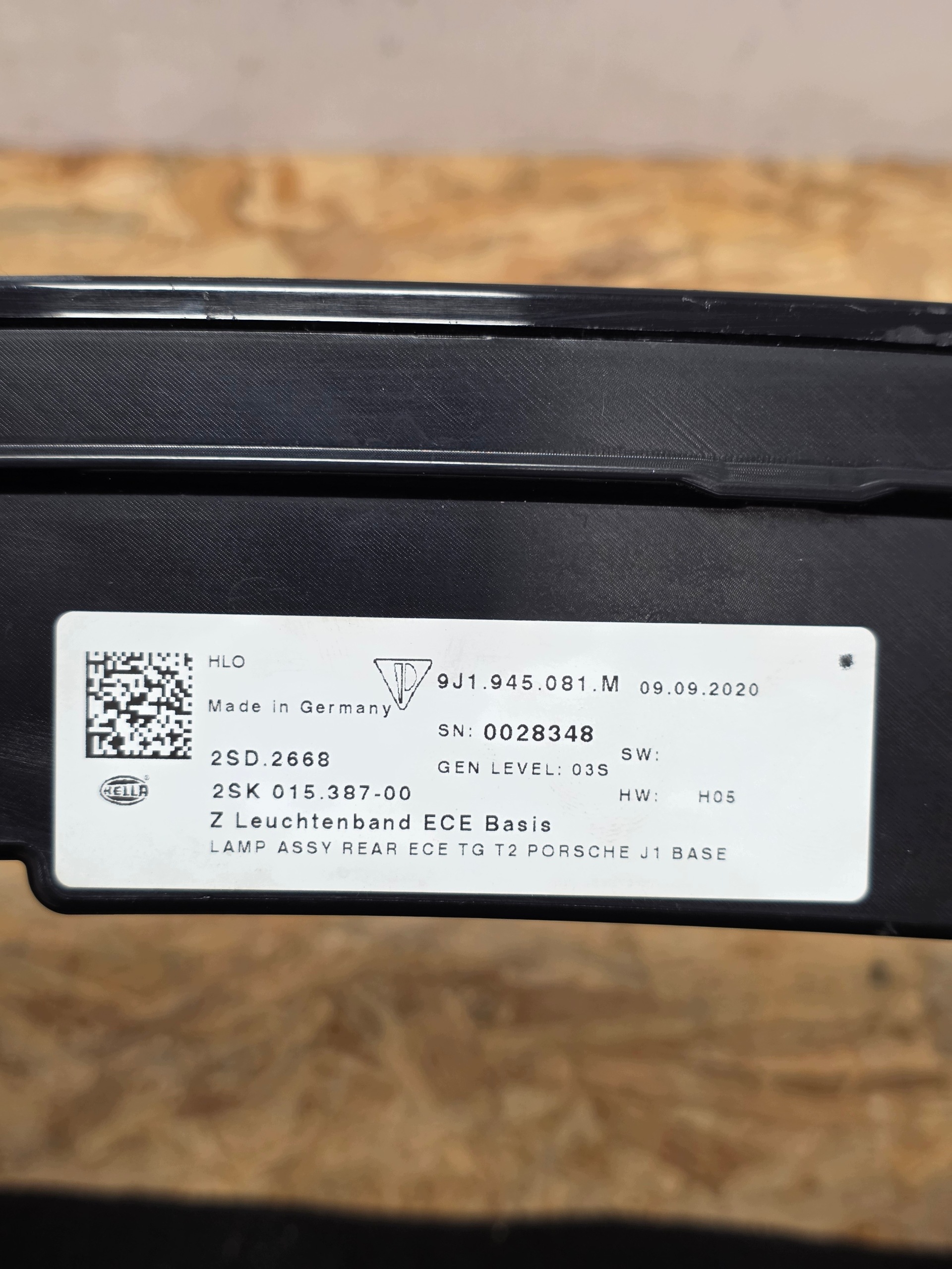 Blenda Lampa Tylna LED Porsche Taycan 9J1 - galeria