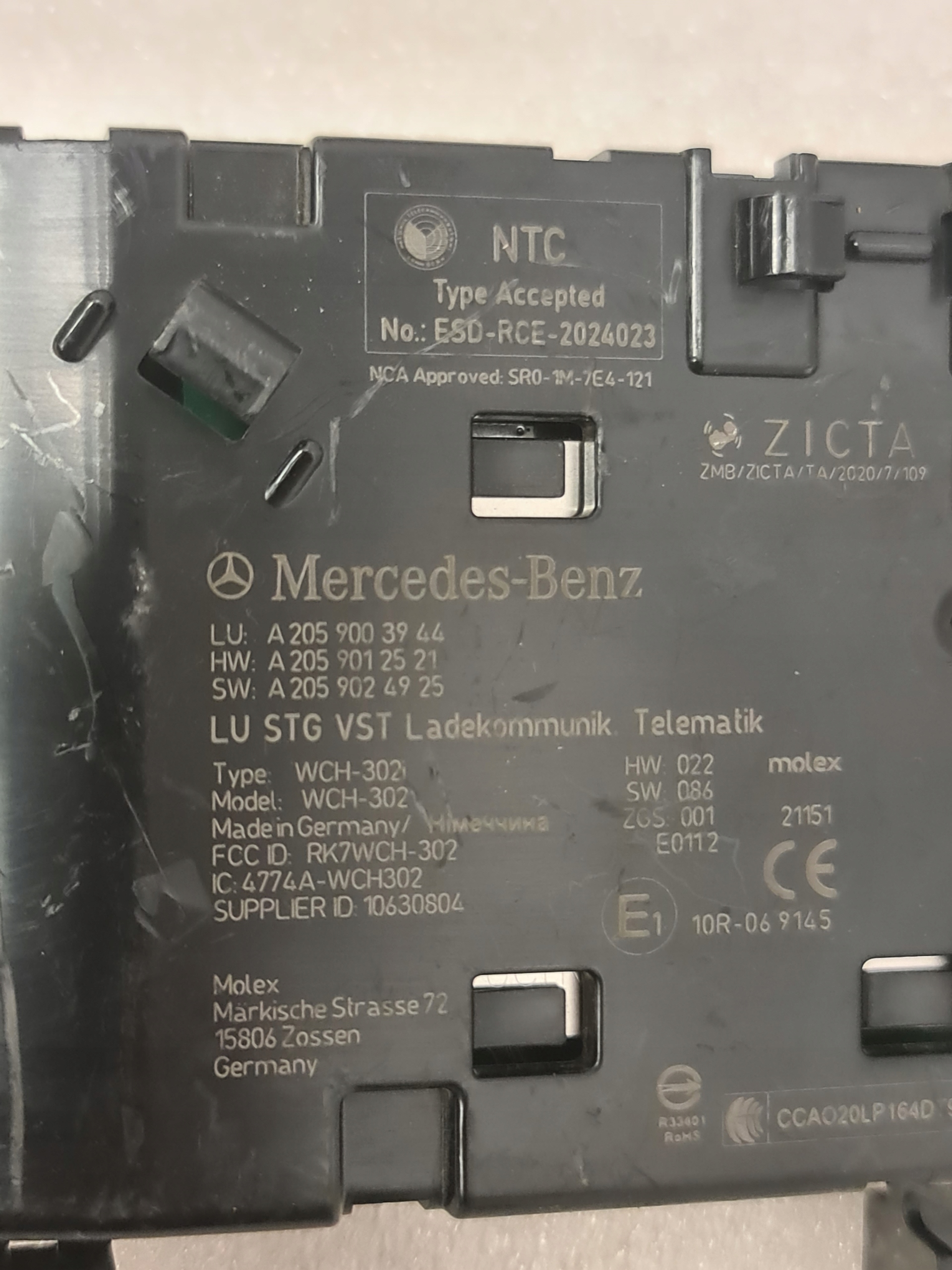 Mercedes W205 W253 Induktionsladegerät - galeria