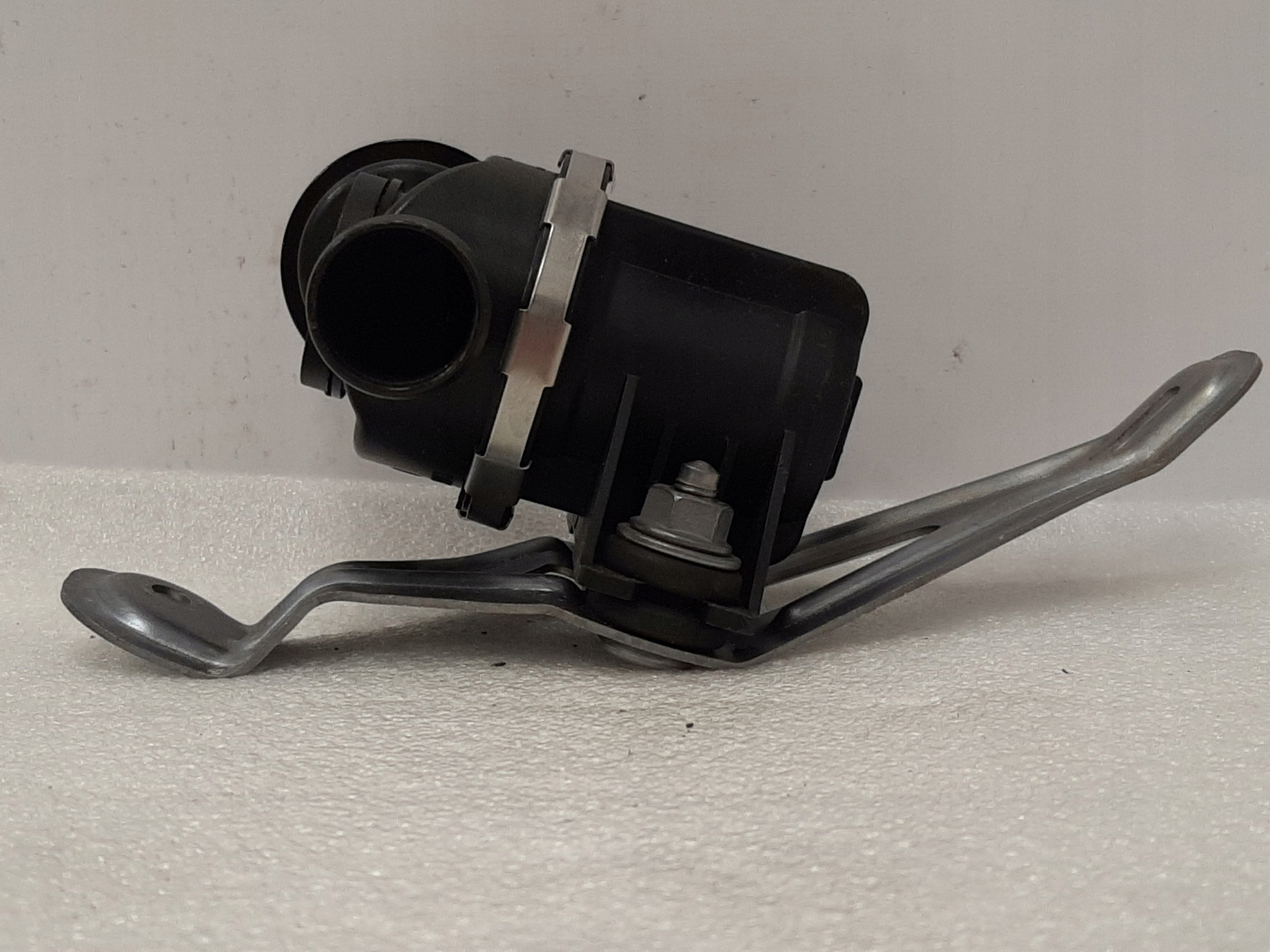 Pump Fuel Valve Mercedes W205 W213 A2054707102 - galeria