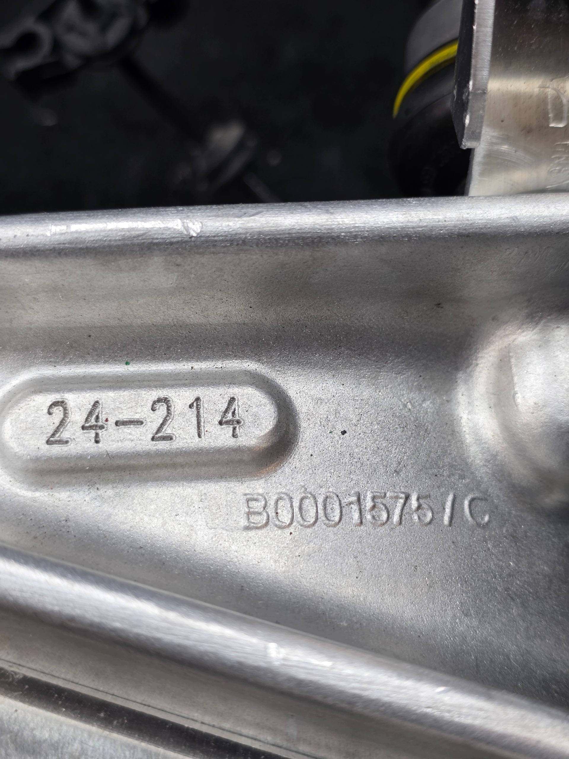 Kompletne ZAWIESZENIE Ferrari 296 SF90 Zwrotnica Amortyzator Wahacz Piasta - galeria