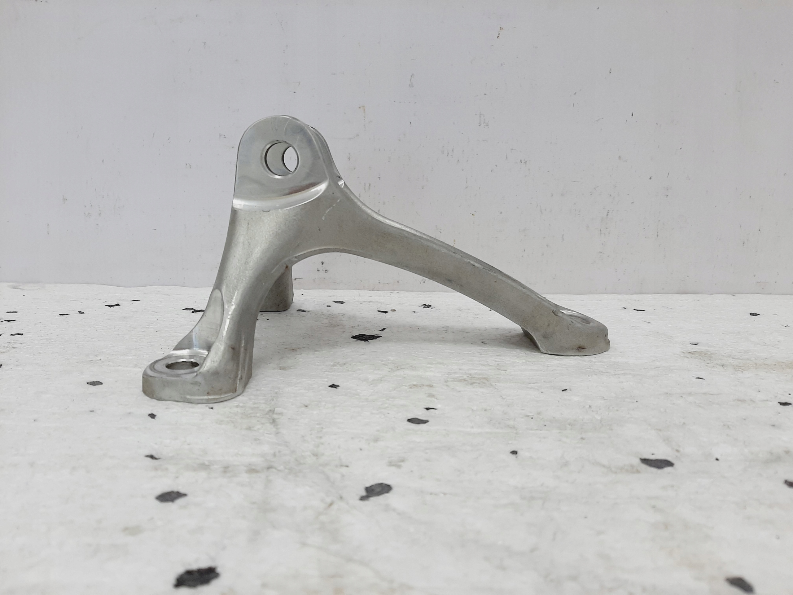 Mercedes AMG GT W190 rear steering knuckle mounting - galeria