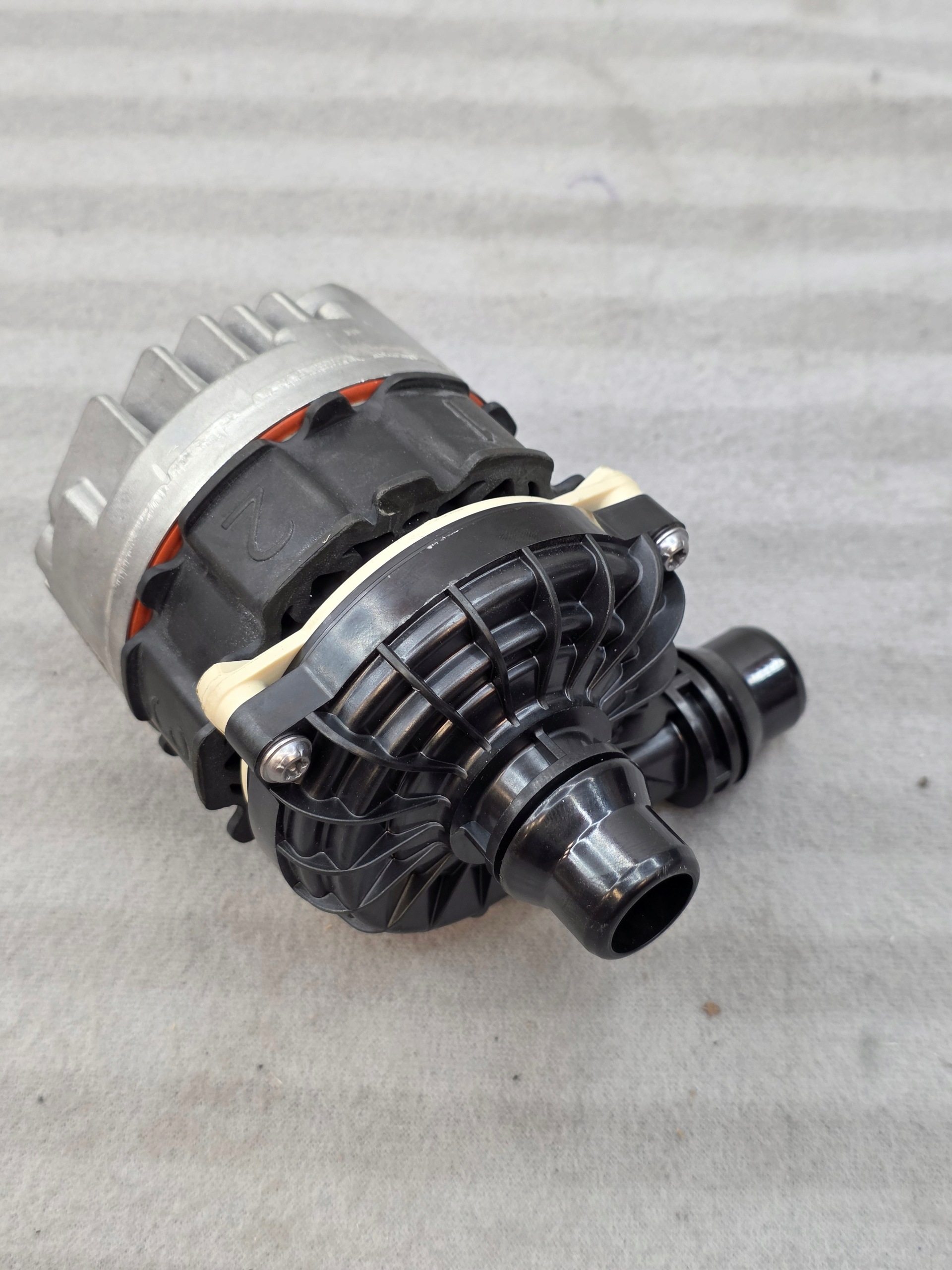 Mercedes Kühlwasserpumpe A0005003800 - galeria