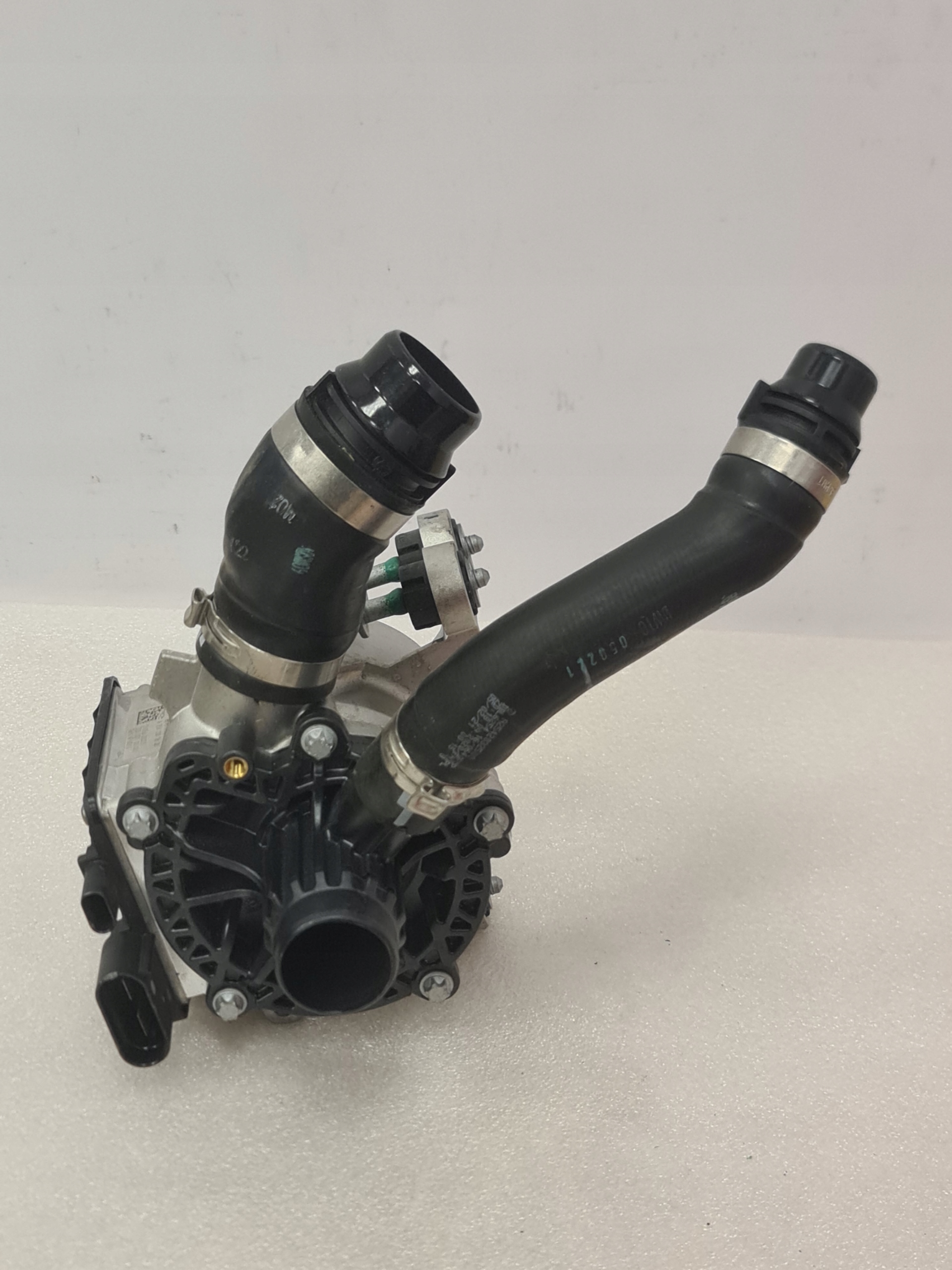 Wasserpumpe Mercedes OM254 254 GLC W254 - galeria