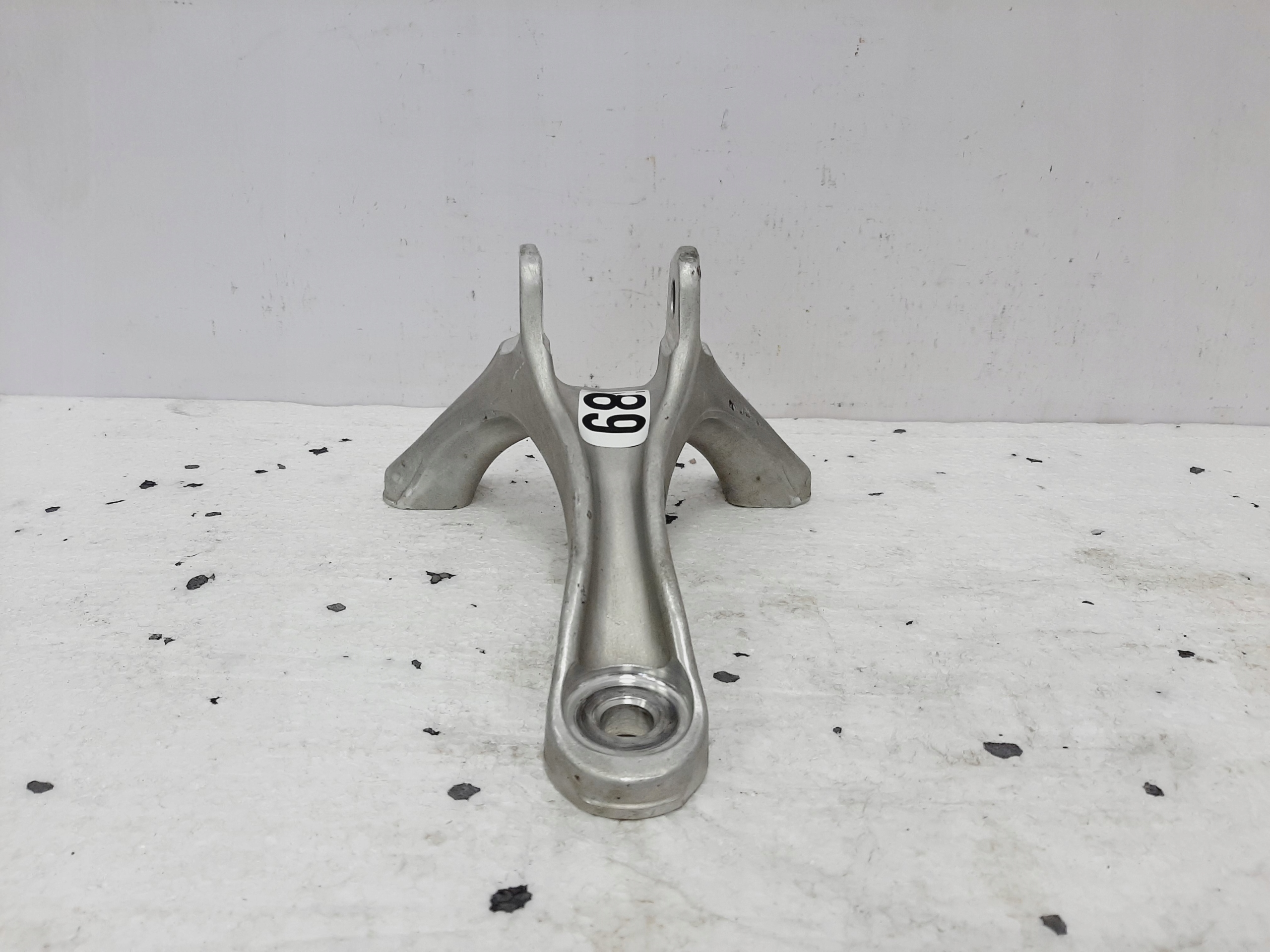 Mercedes AMG GT W190 rear steering knuckle mounting - galeria