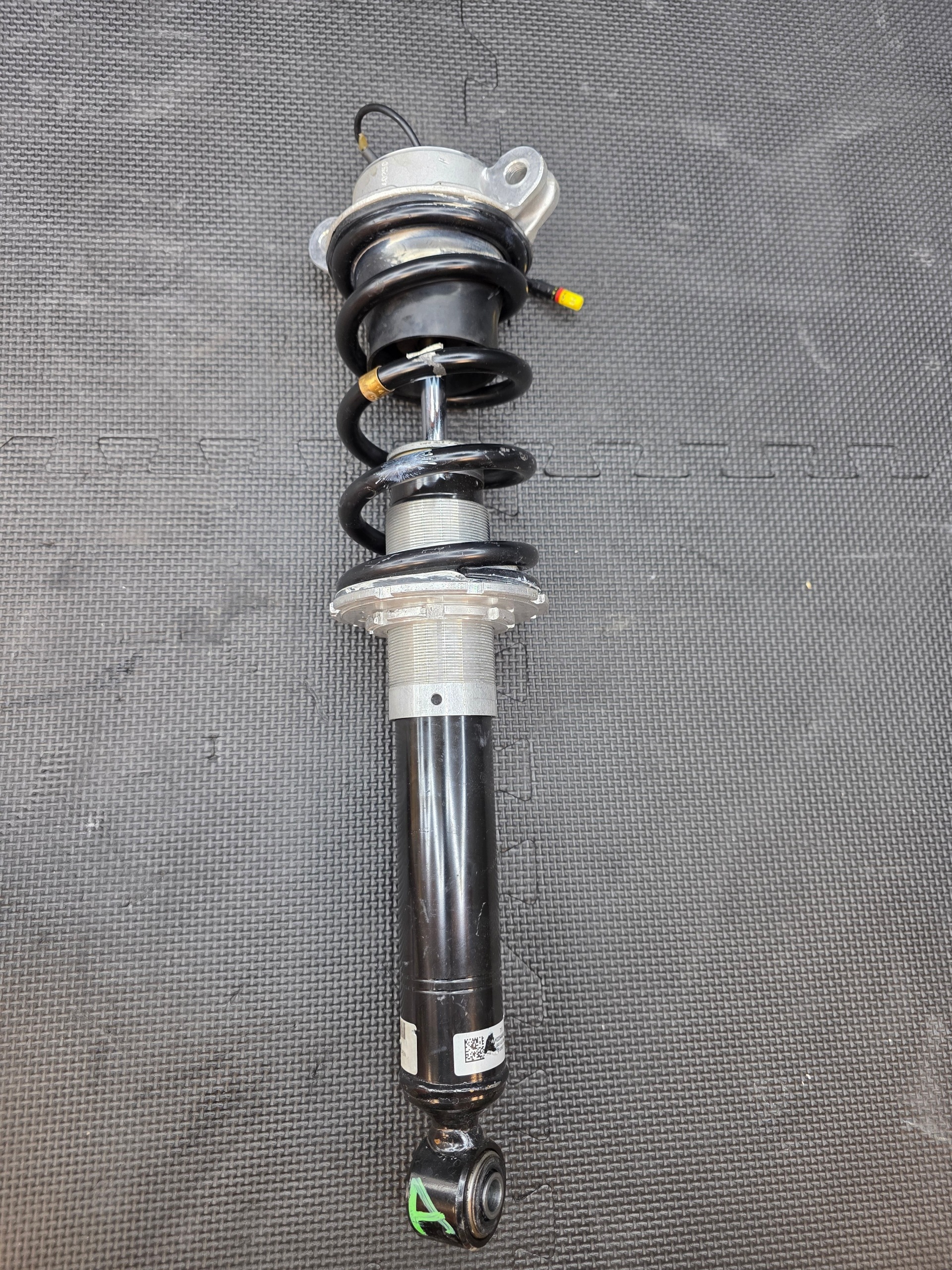 Amortyzator Shock Absorber Ferrari 296 GTB GTS - galeria