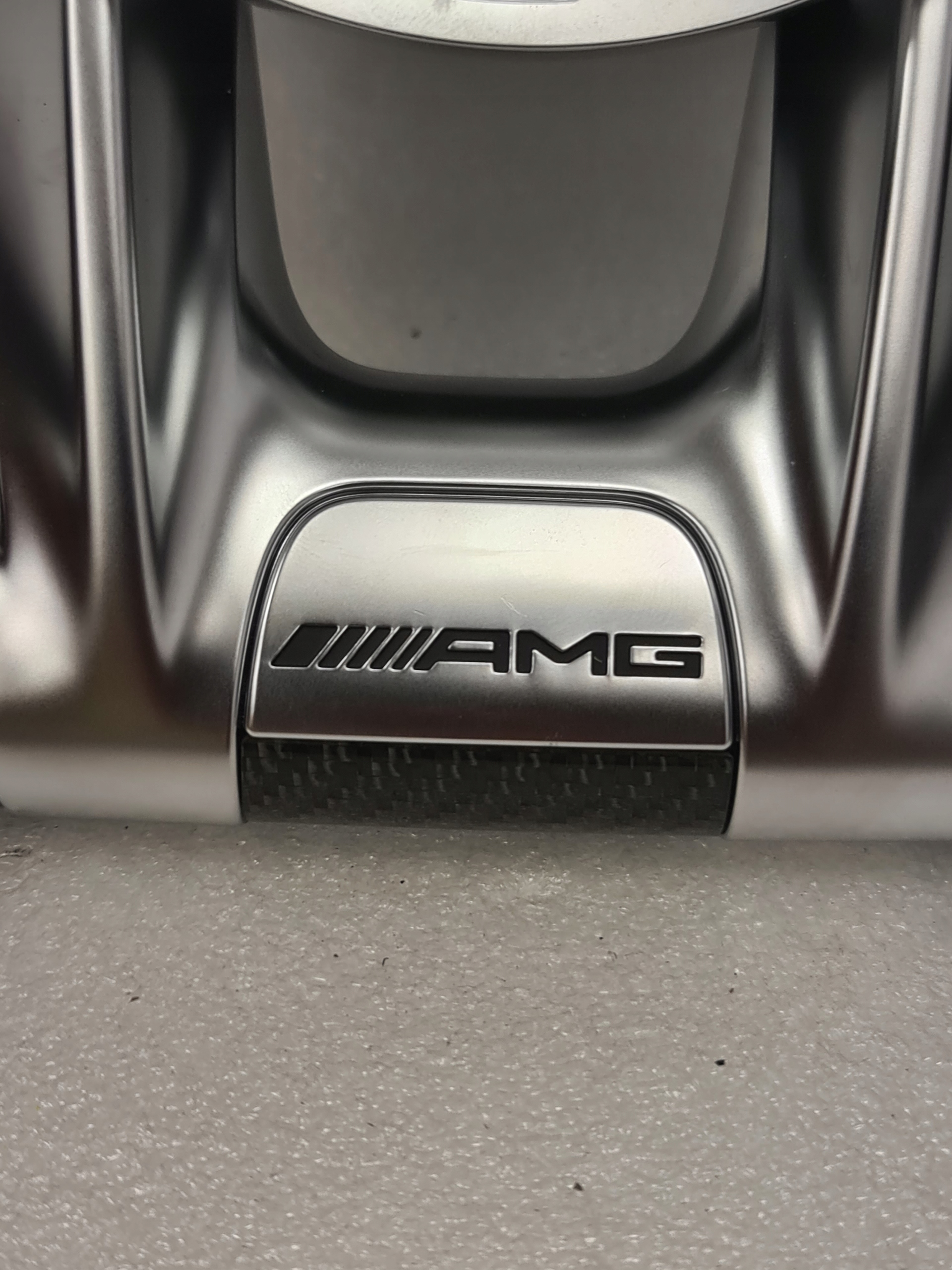 Mercedes AMG beheizbares Carbon-Alcantara-Lenkrad - galeria