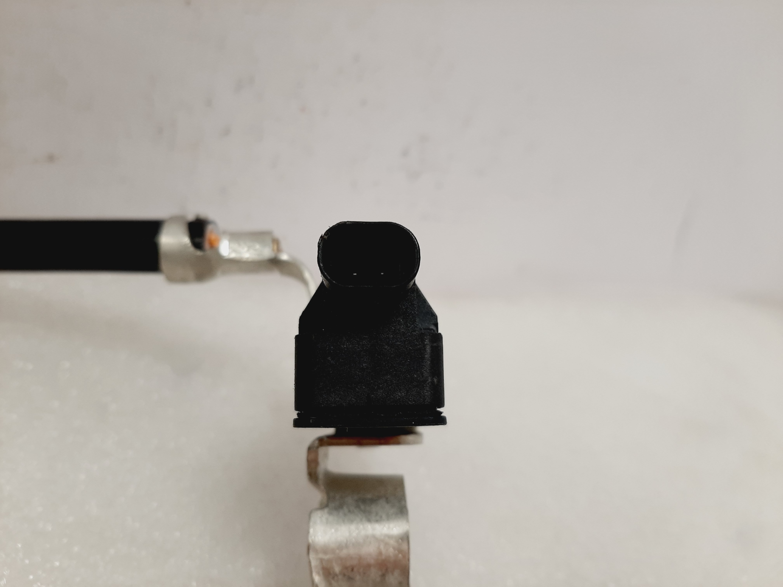 Minus Terminal Battery Sensor Mercedes W205 W238 - galeria