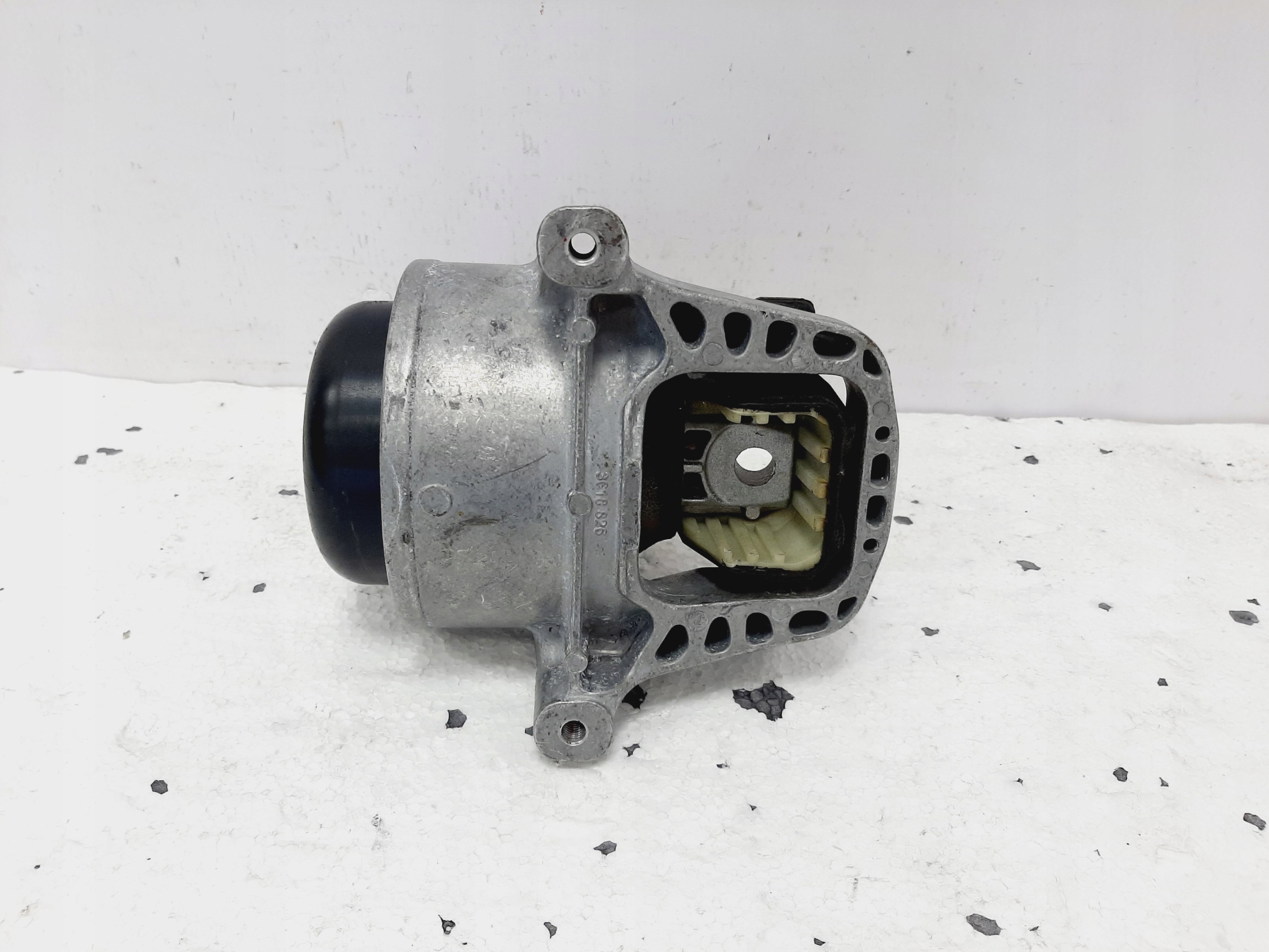 Engine Mount Audi A4 A5 8W0199372AA - galeria
