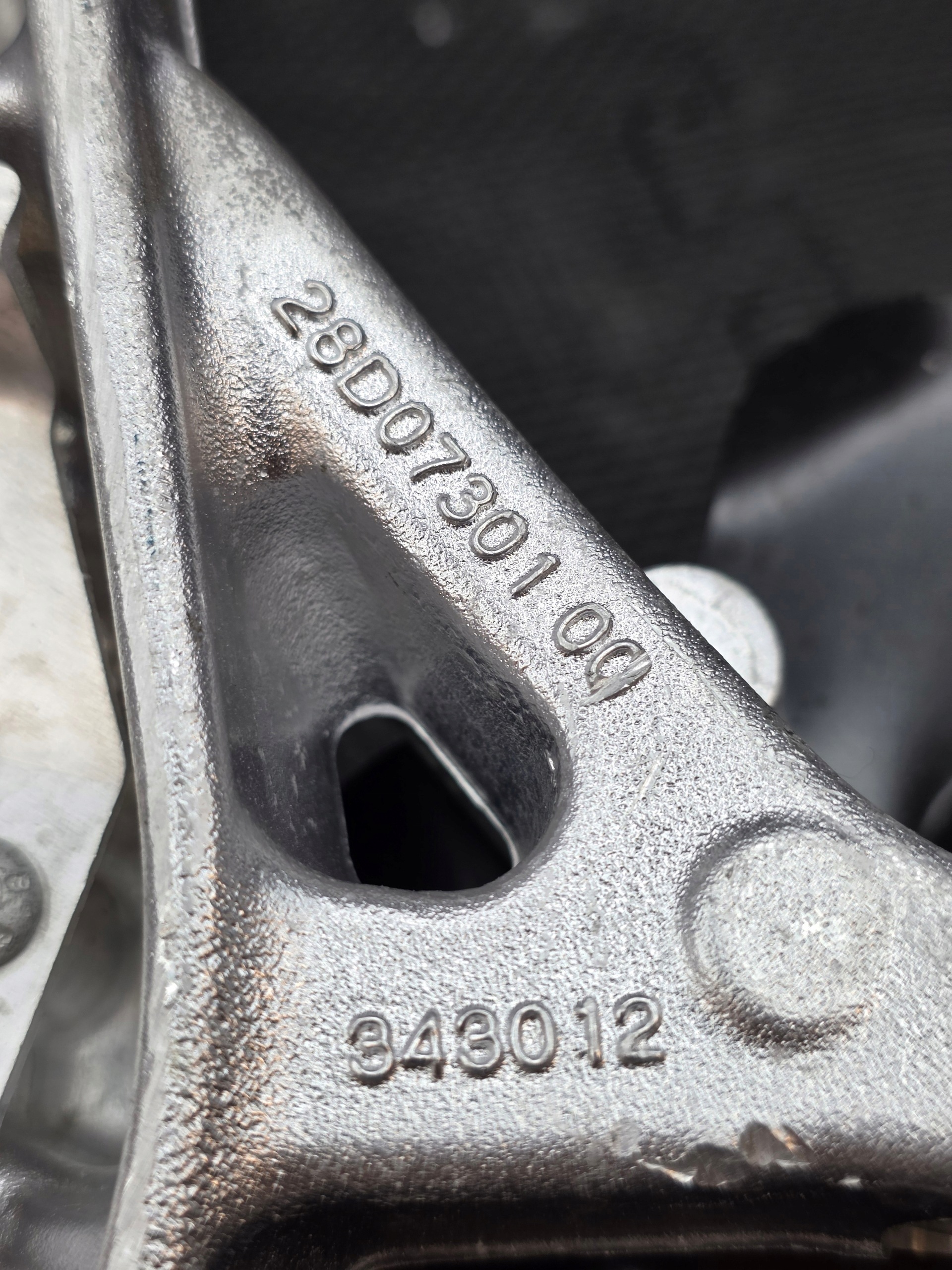 Zwrotnica Piasta Ferrari 296 LEWY PRZÓD 343012 - galeria