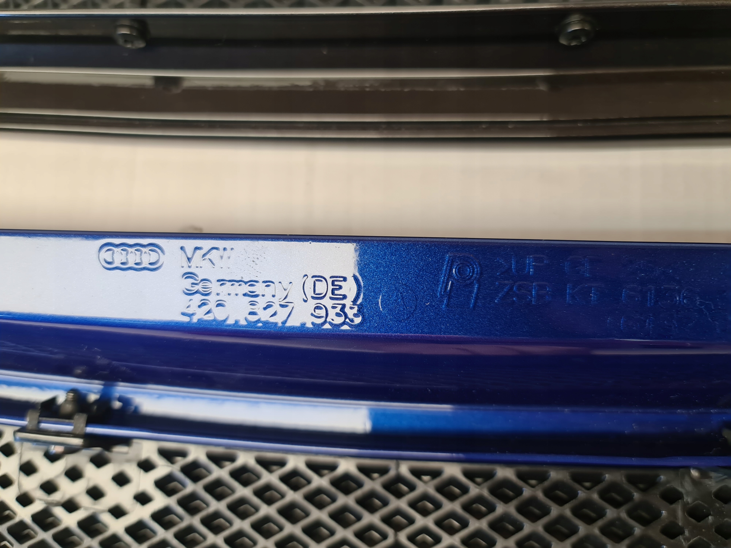 Audi R8 Spoiler klapy Lotka bagażnika 420827933 - galeria