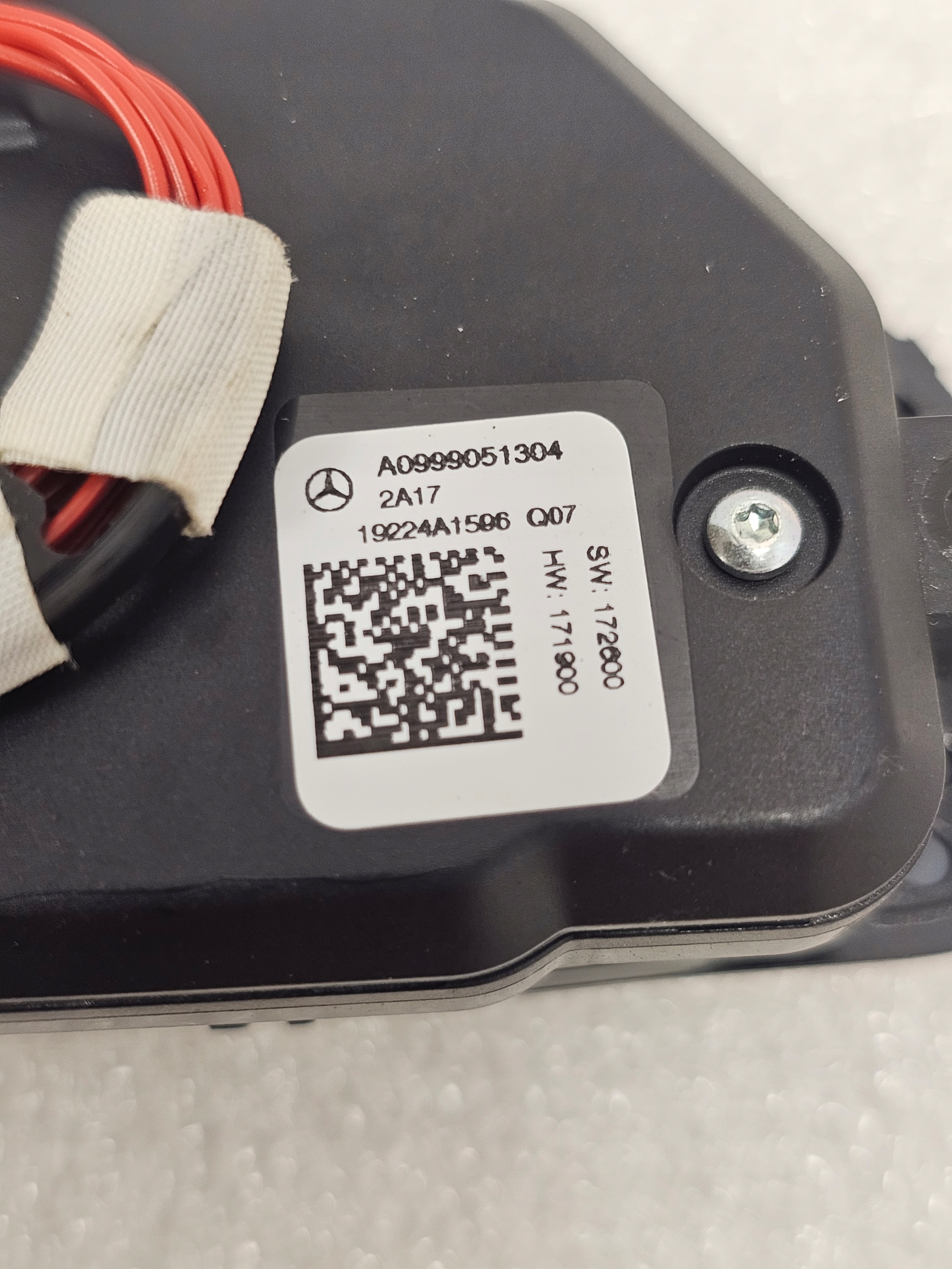 Кнопка управления рулевым колесом Mercedes AMG — A0999051304 - galeria