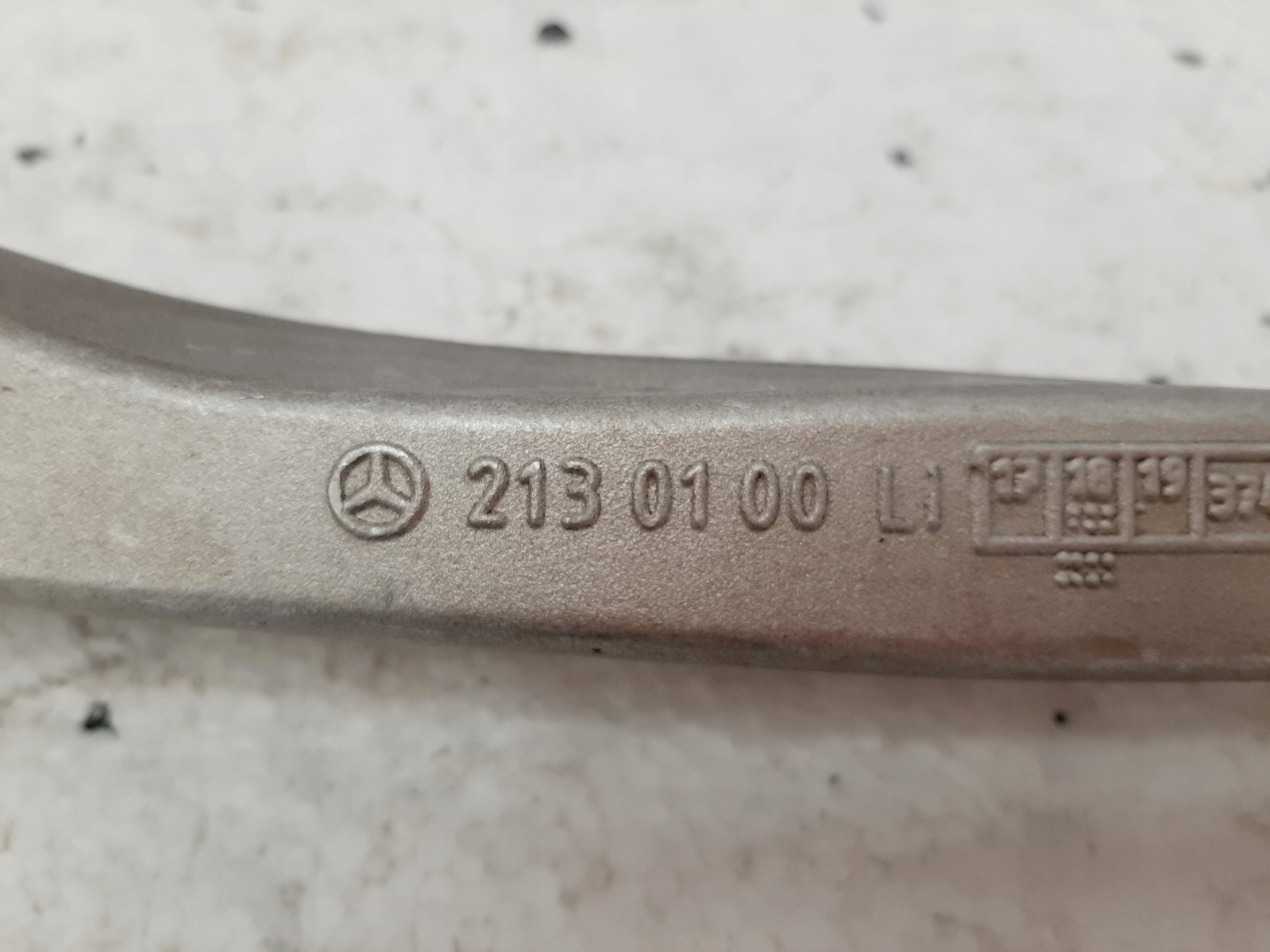 Mercedes W213 W253 4M 4 Matic Schwinge - galeria