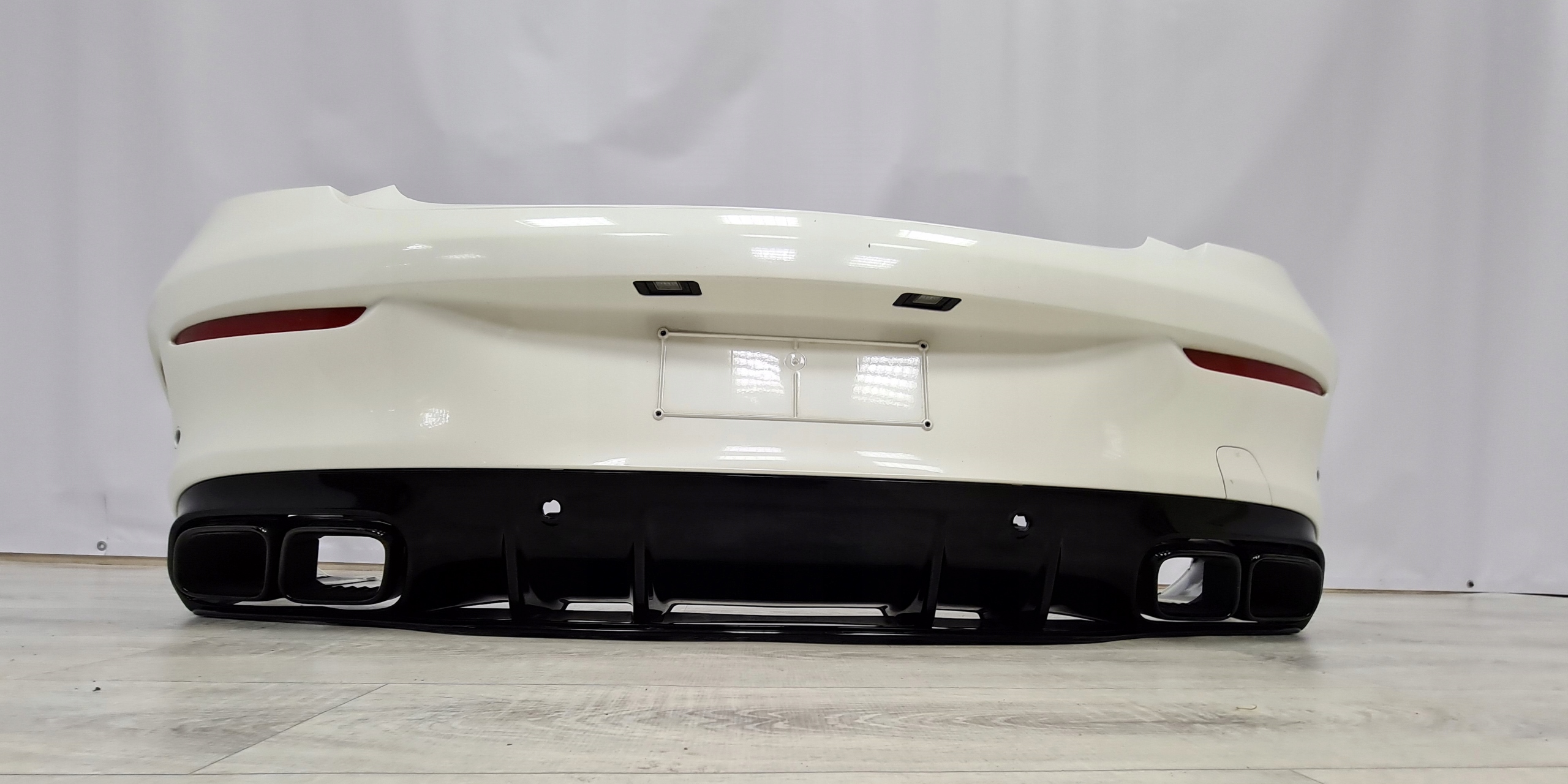 Mercedes C W205 63 AMG REAR BUMPER COMPLETE LIFT - galeria