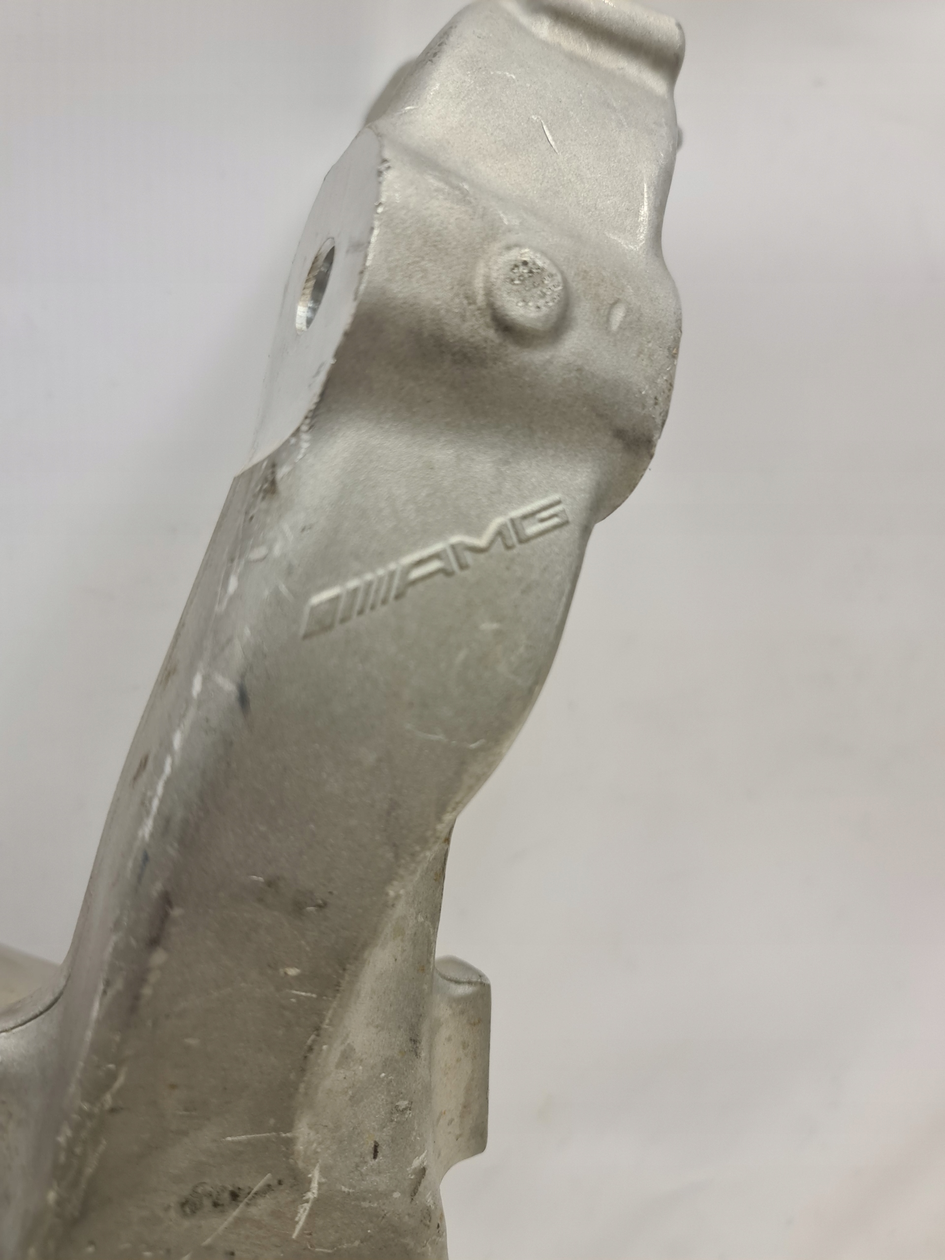 Mercedes W213 E63 AMG steering knuckle A2133325900 LEFT - galeria