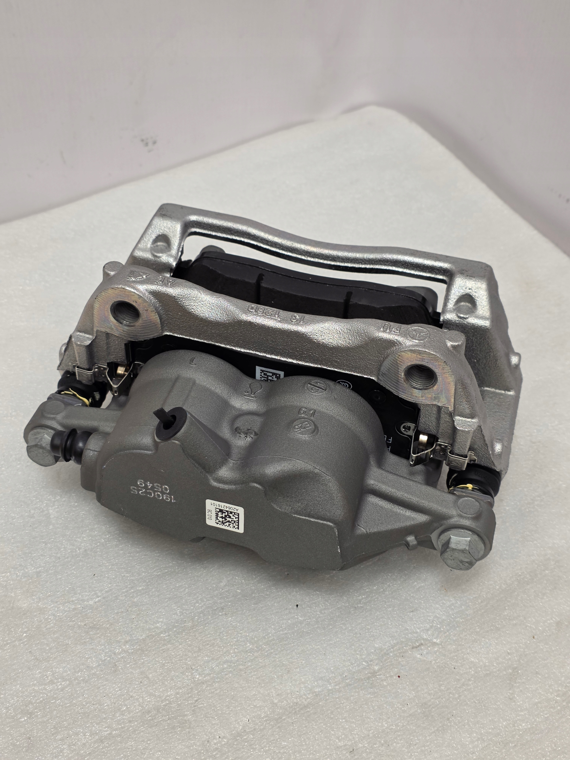 Mercedes W206 W214 W254 Супорти 330х32 ПЕРЕД - galeria