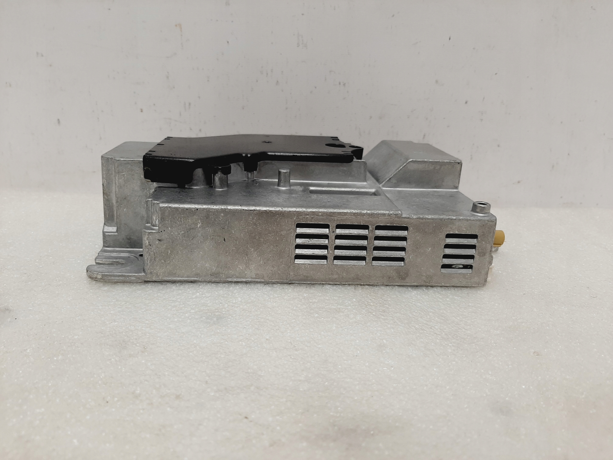 Harman Kardon MID DAB amplifier BMW G20 G30 G11 G01 G05 - galeria
