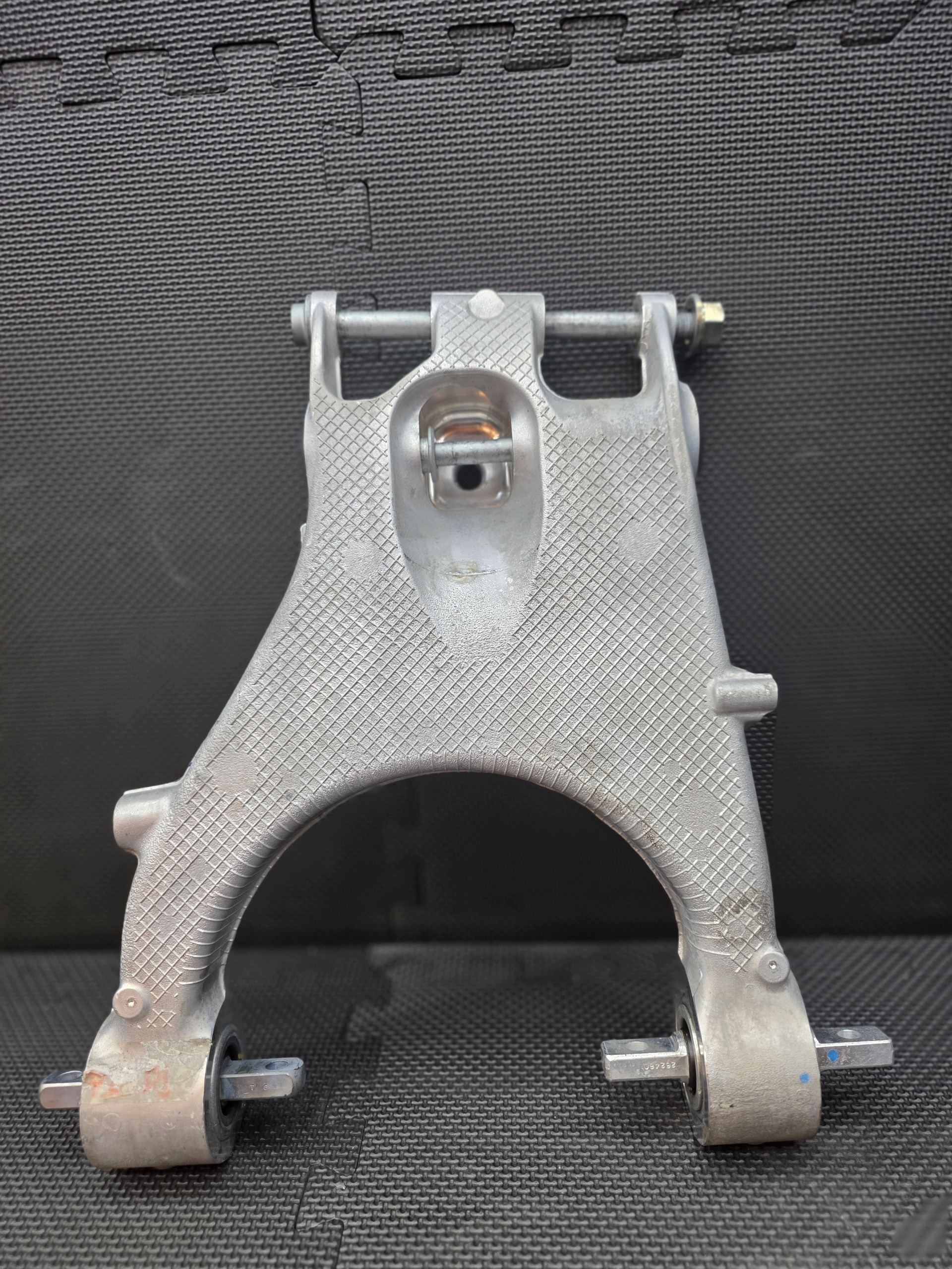 Wahacz tył tylny lewy FERRARI 896443 911176 - galeria