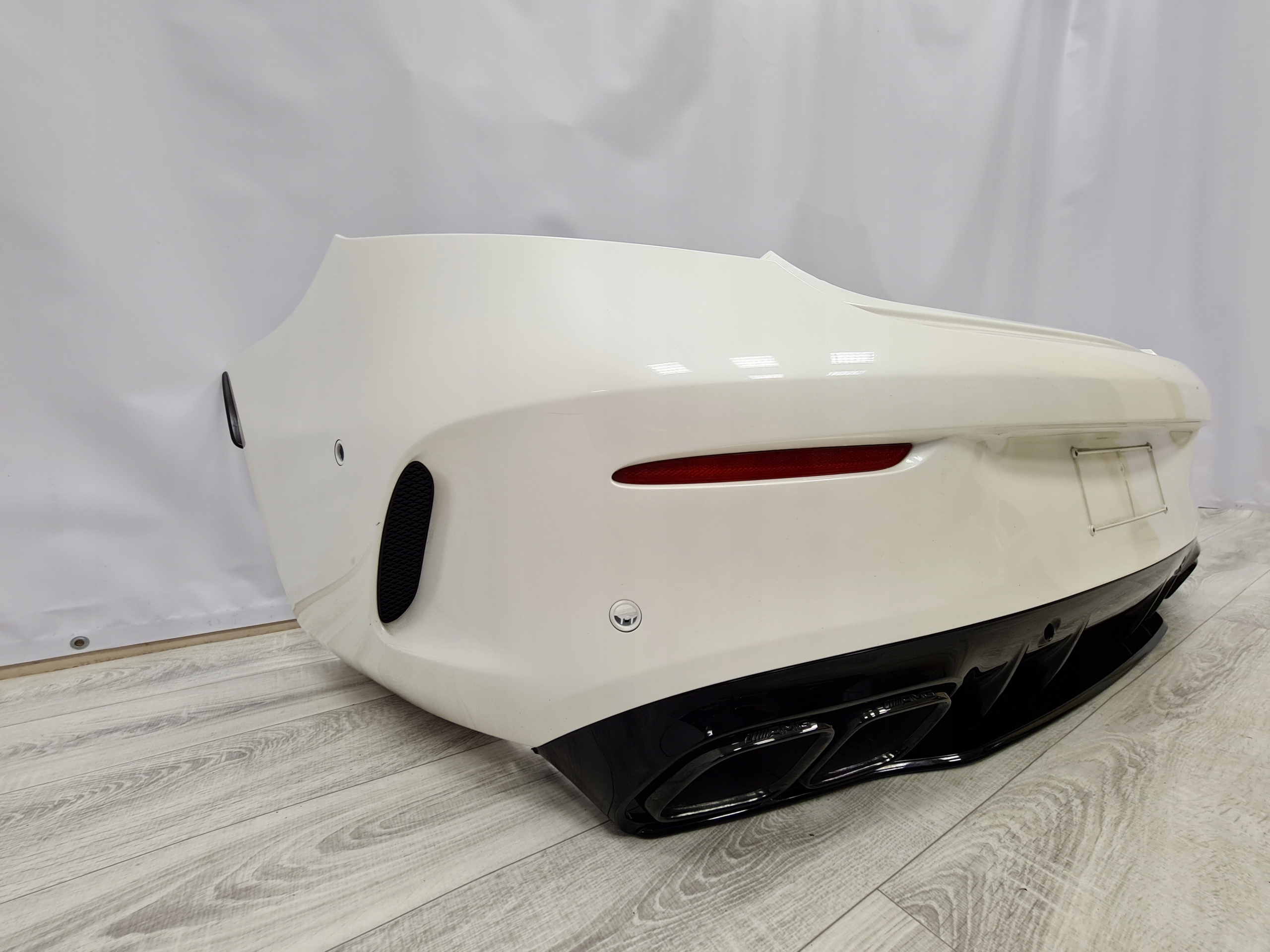 Mercedes C W205 63 AMG REAR BUMPER COMPLETE LIFT - galeria