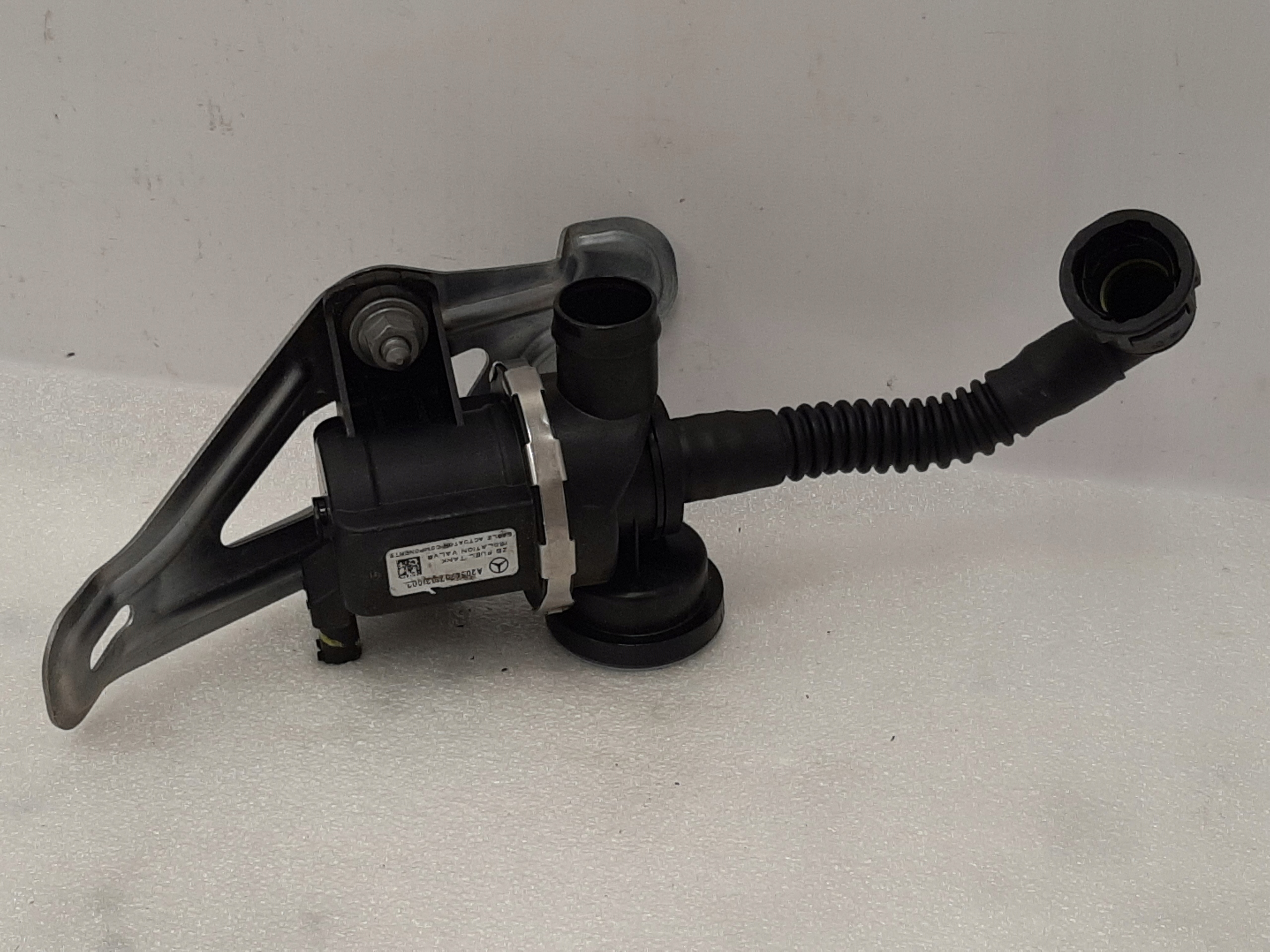 Pump Fuel Valve Mercedes W205 W213 A2054707102 - galeria