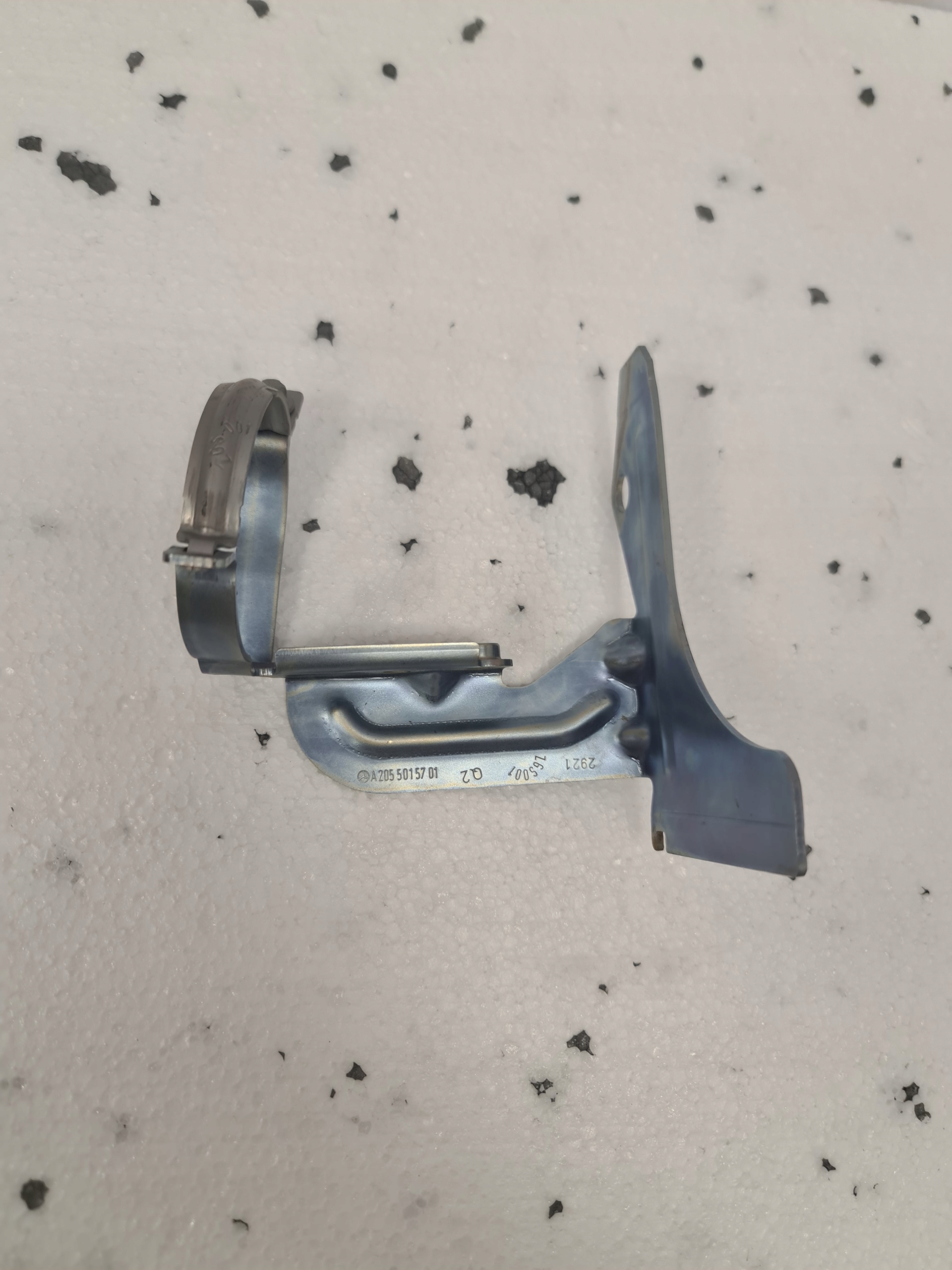 Mercedes Hybrid W205 Water Pump Mount Holder - galeria