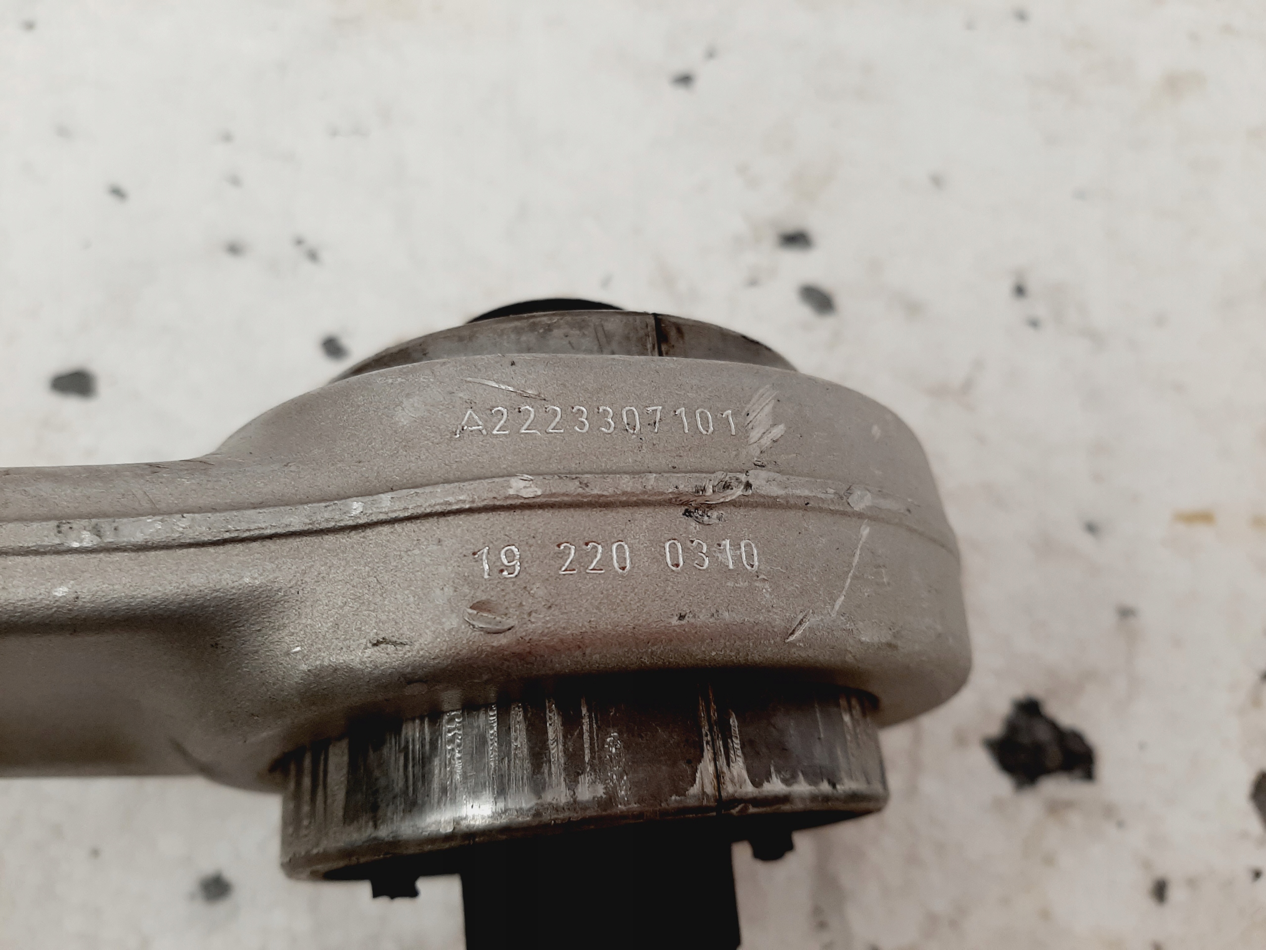 Mercedes S63 AMG W222 W217 4M FRONT ARM LEFT - galeria