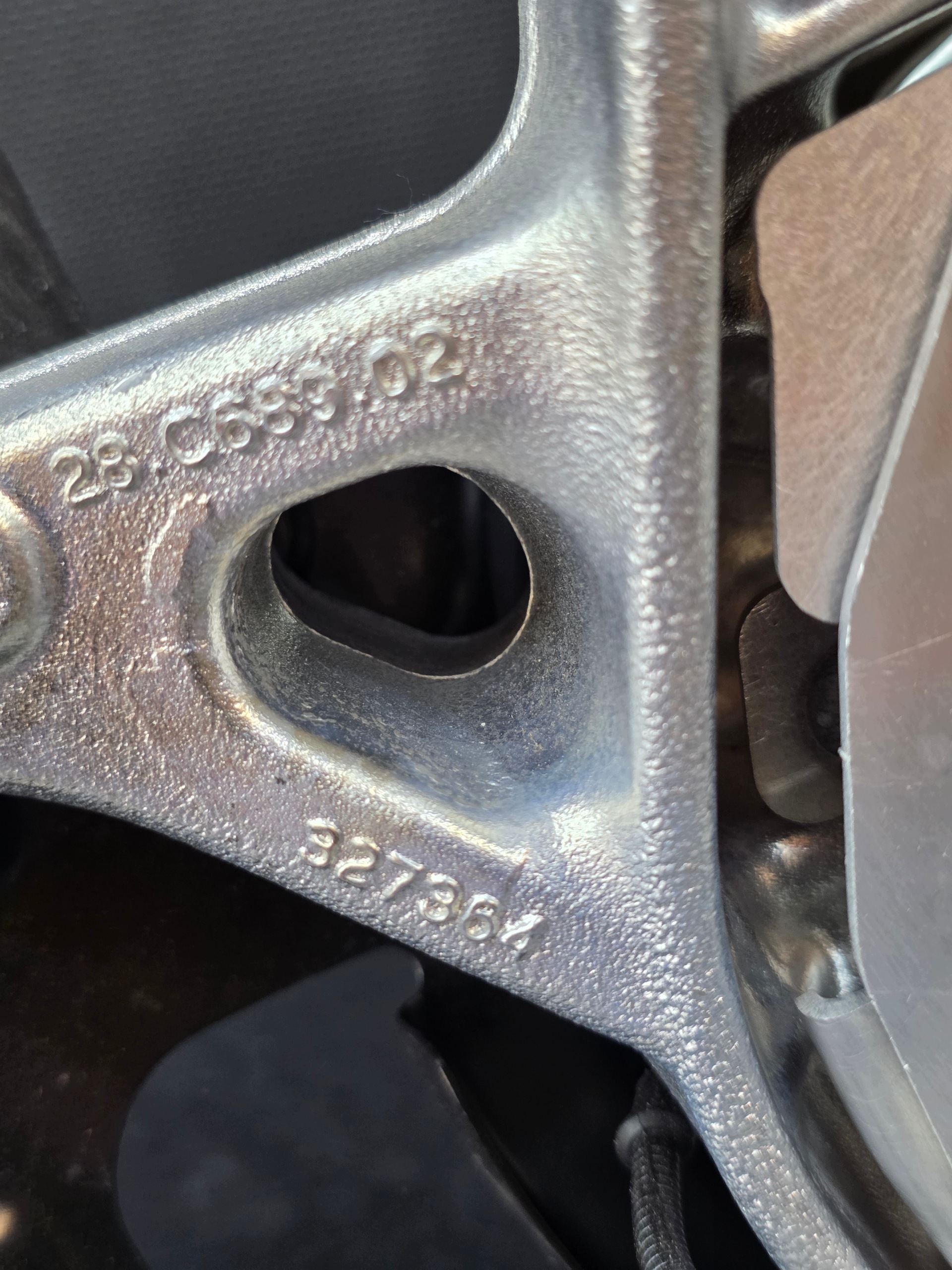 Kompletne ZAWIESZENIE Zwrotnica Piasta Ferrari 12 cilindri 812 PRAWY PRZÓD - galeria