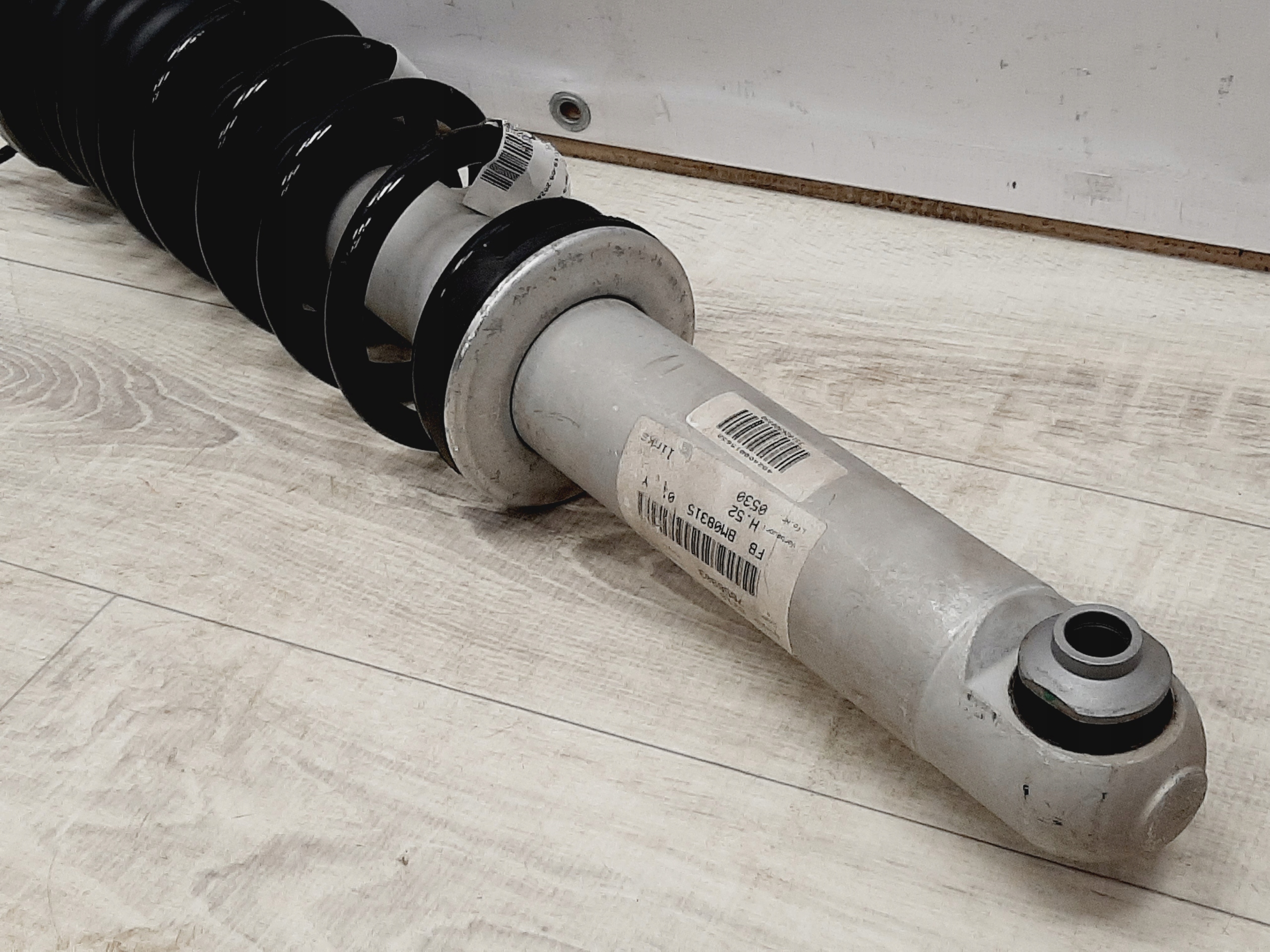 BMW M8 Coupe F92 EDC Stoßdämpfer hinten hinten 7856903 - galeria