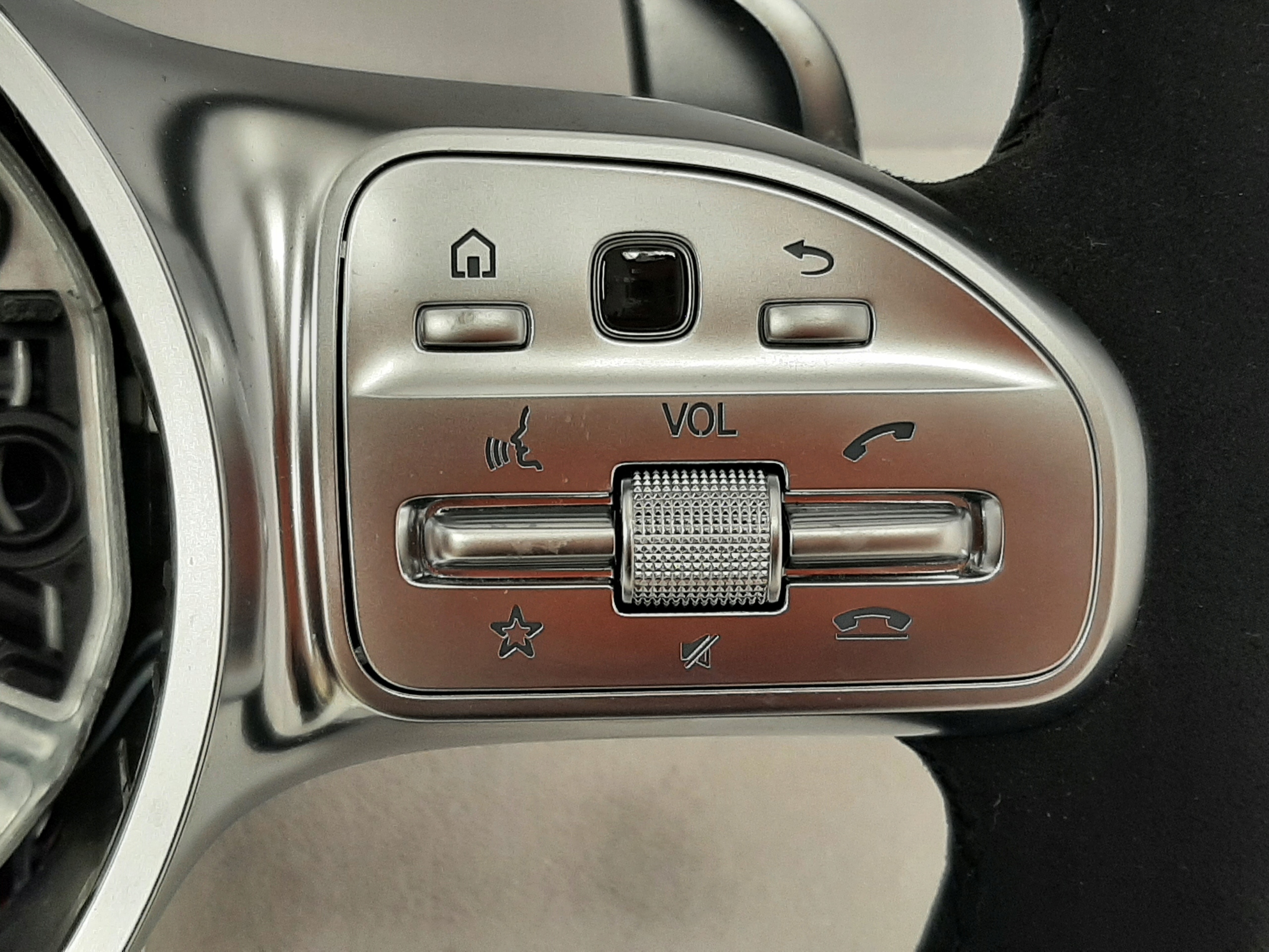 Кермо Mercedes AMG з підігрівом з карбонової алькантари - galeria