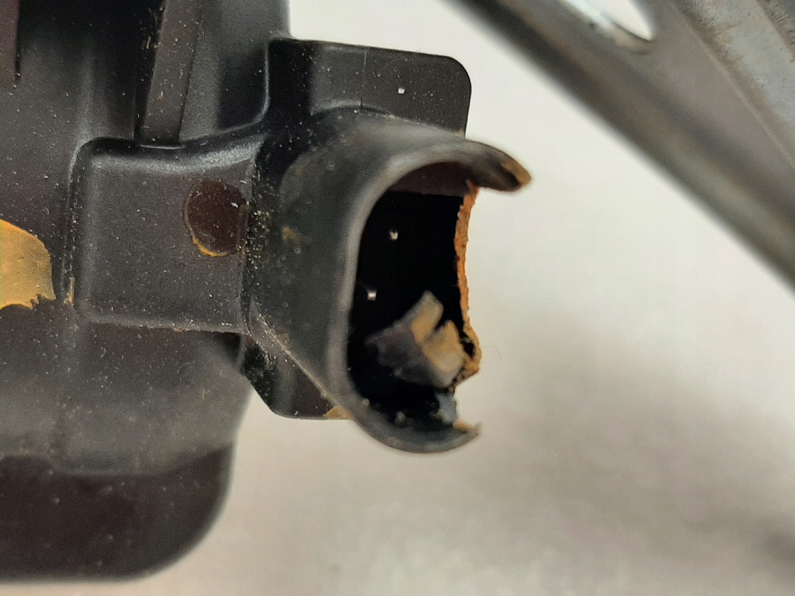 Pump Fuel Valve Mercedes W205 W213 A2054707102 - galeria