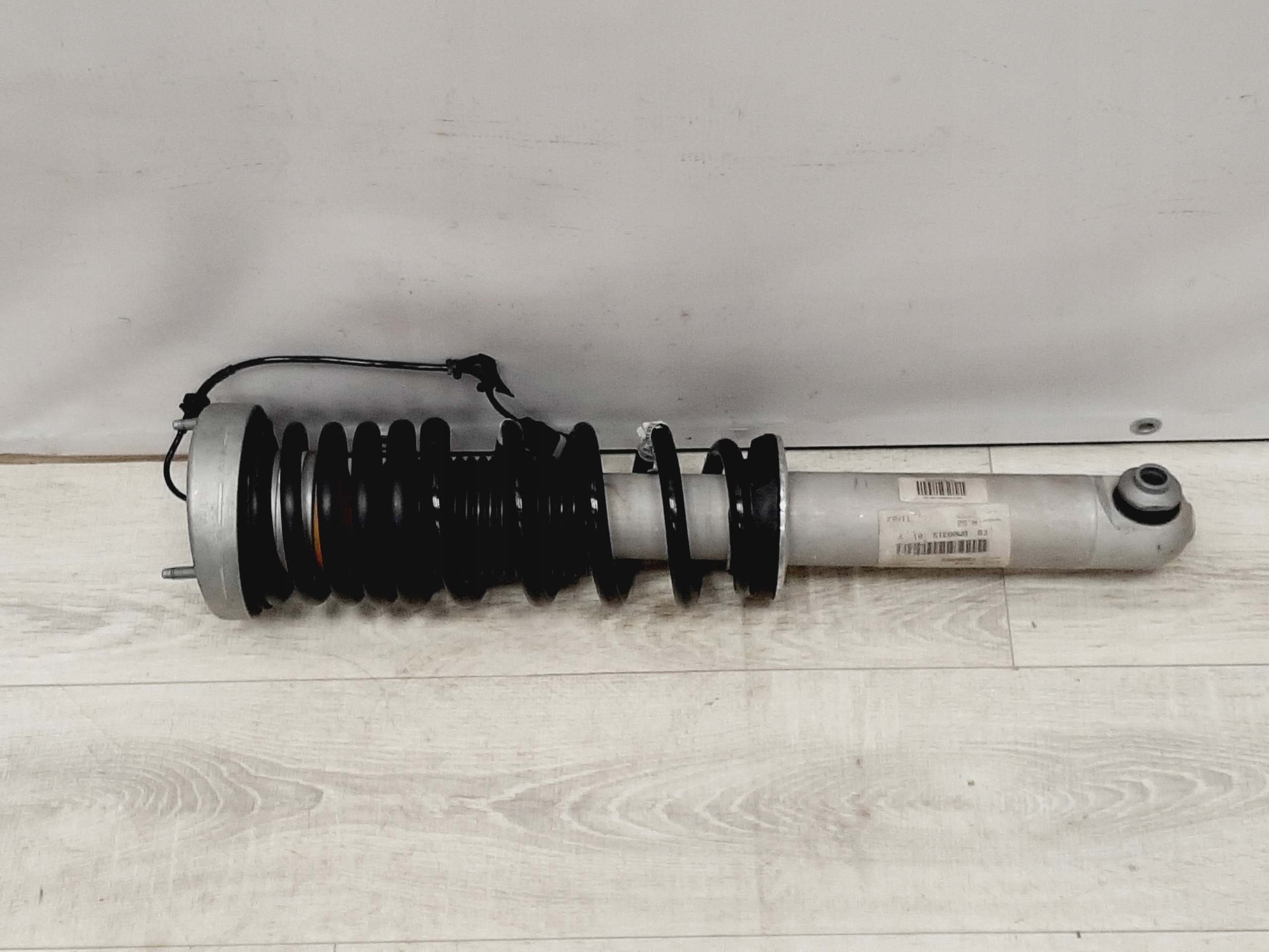 BMW M8 Coupe F92 EDC Stoßdämpfer hinten hinten 7856903 - galeria