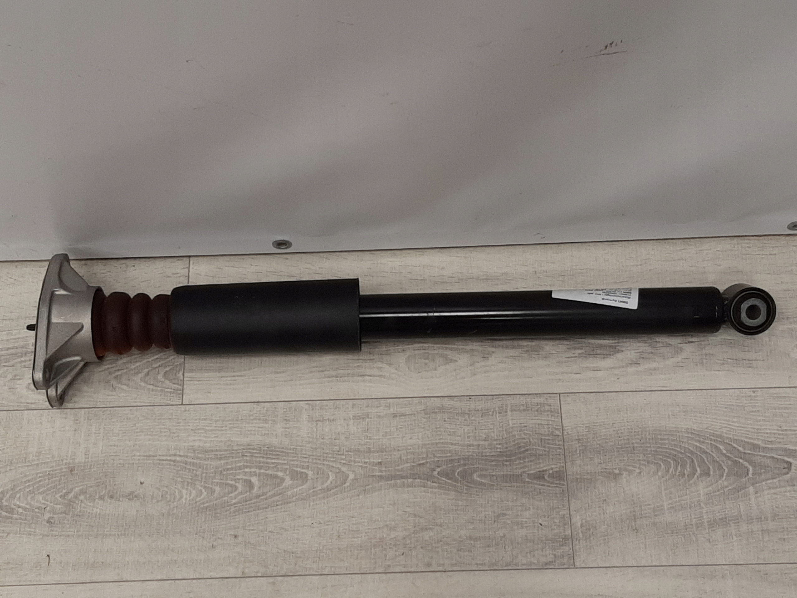 BMW F46 shock absorber Left Right Rear - galeria
