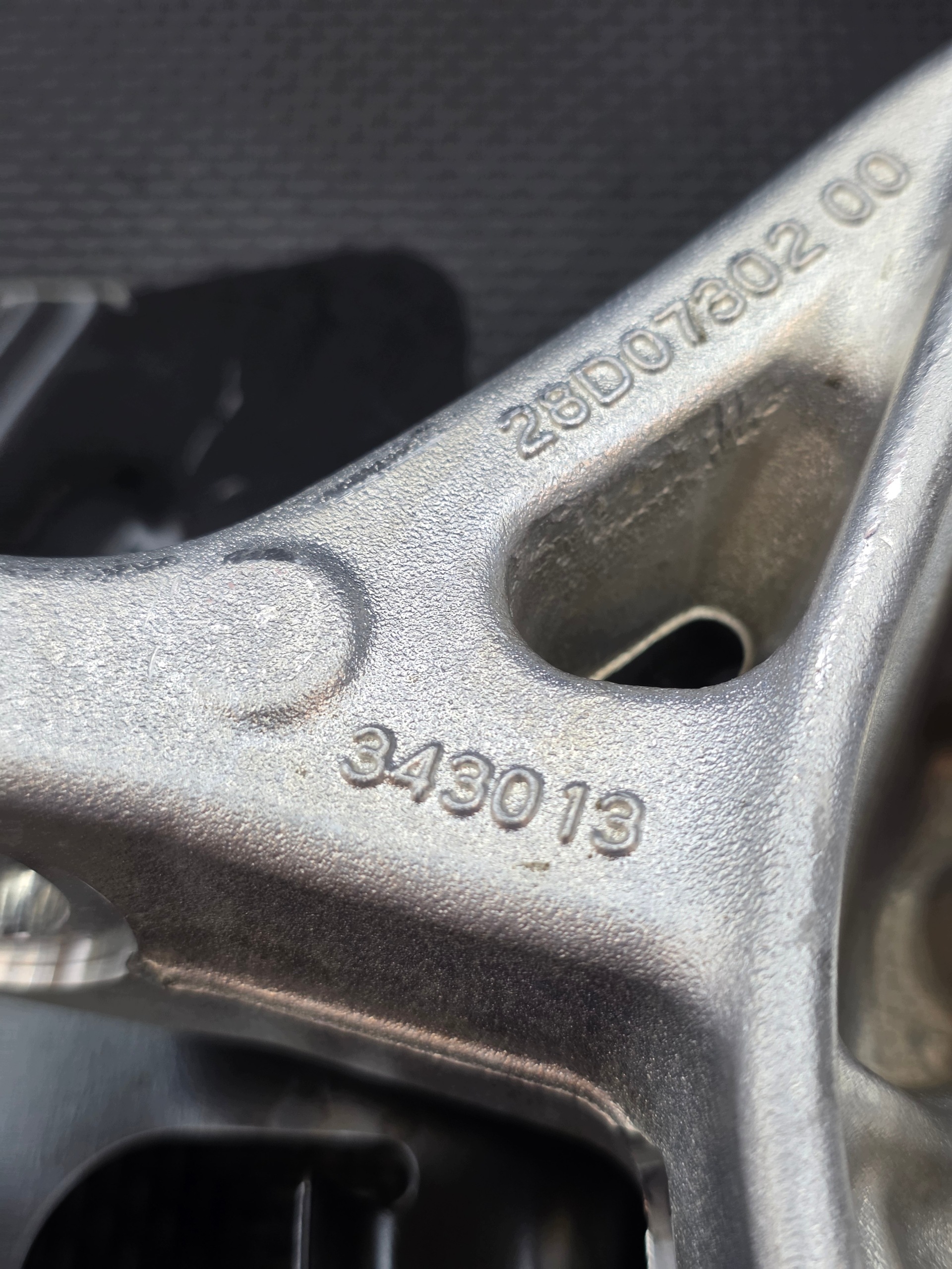 Zwrotnica Piasta Ferrari 296 PRAWY PRZÓD 343013 - galeria