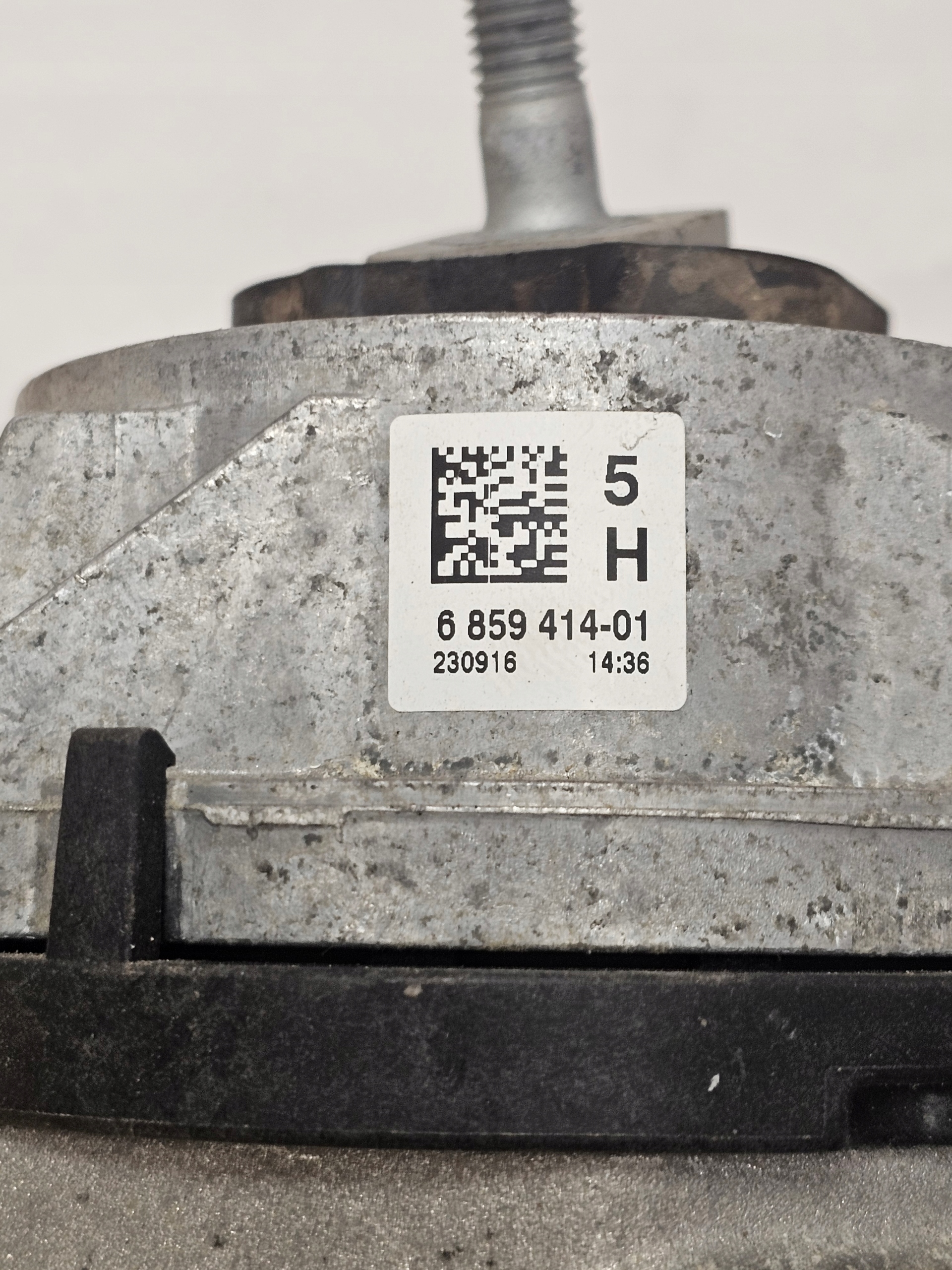 Подушка двигателя BMW F20 F22 F30 F21 F32 F36 6859414 - galeria