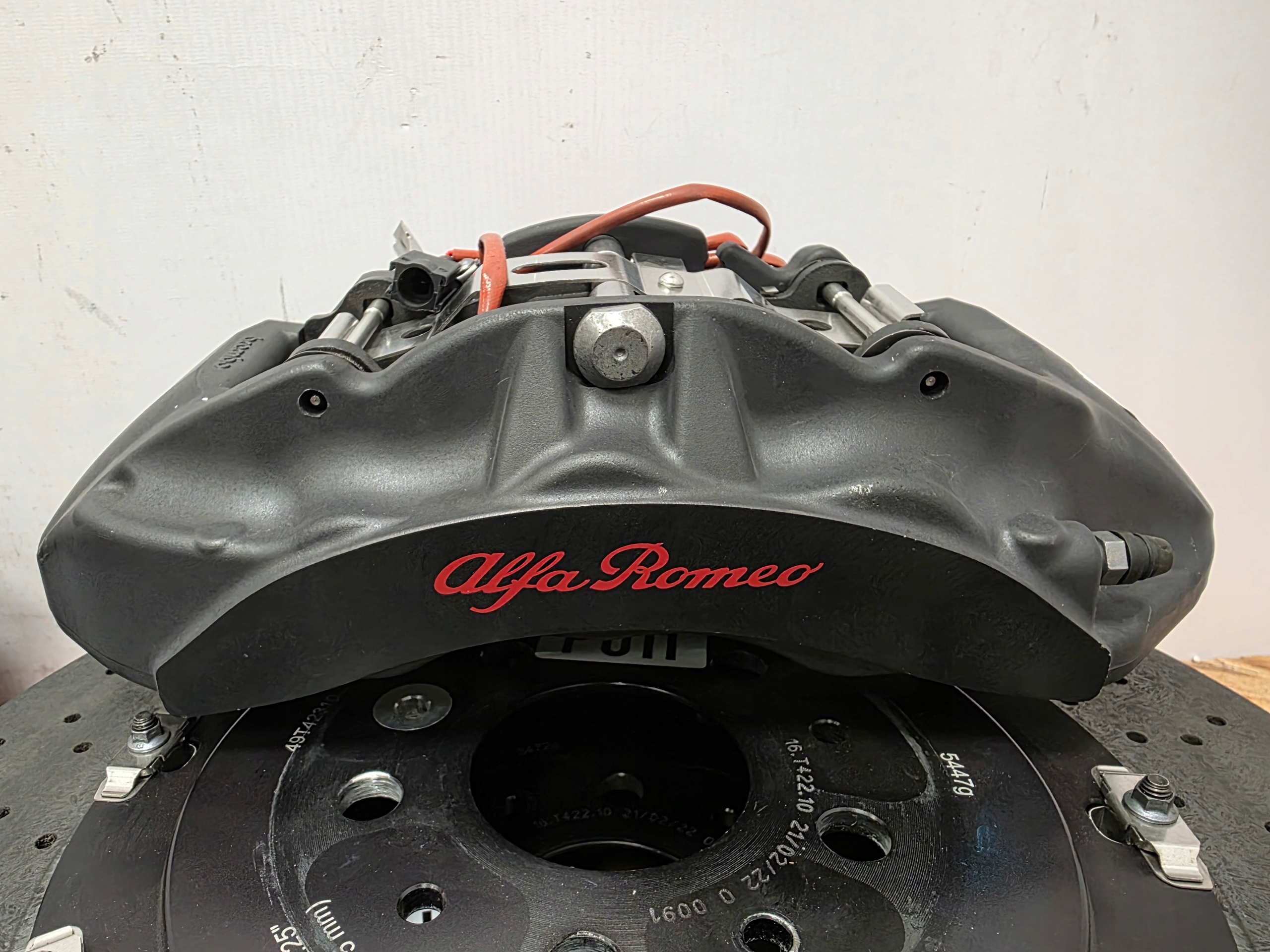 Суппорты Диски Alfa Romeo Giulia Quadrifoglio QV Ceramic SET Set Set - galeria