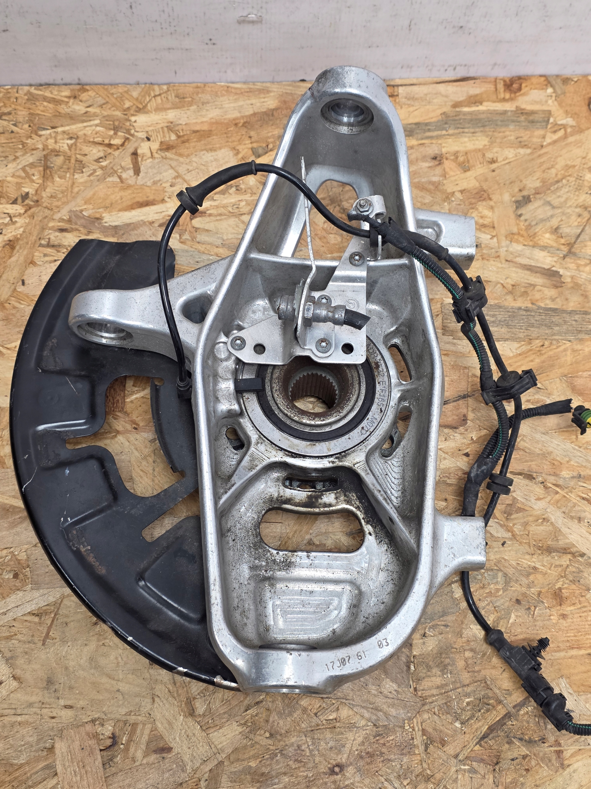 Steering Knuckle Hub Ferrari 458 488 812 F12 FRONT RIGHT - galeria