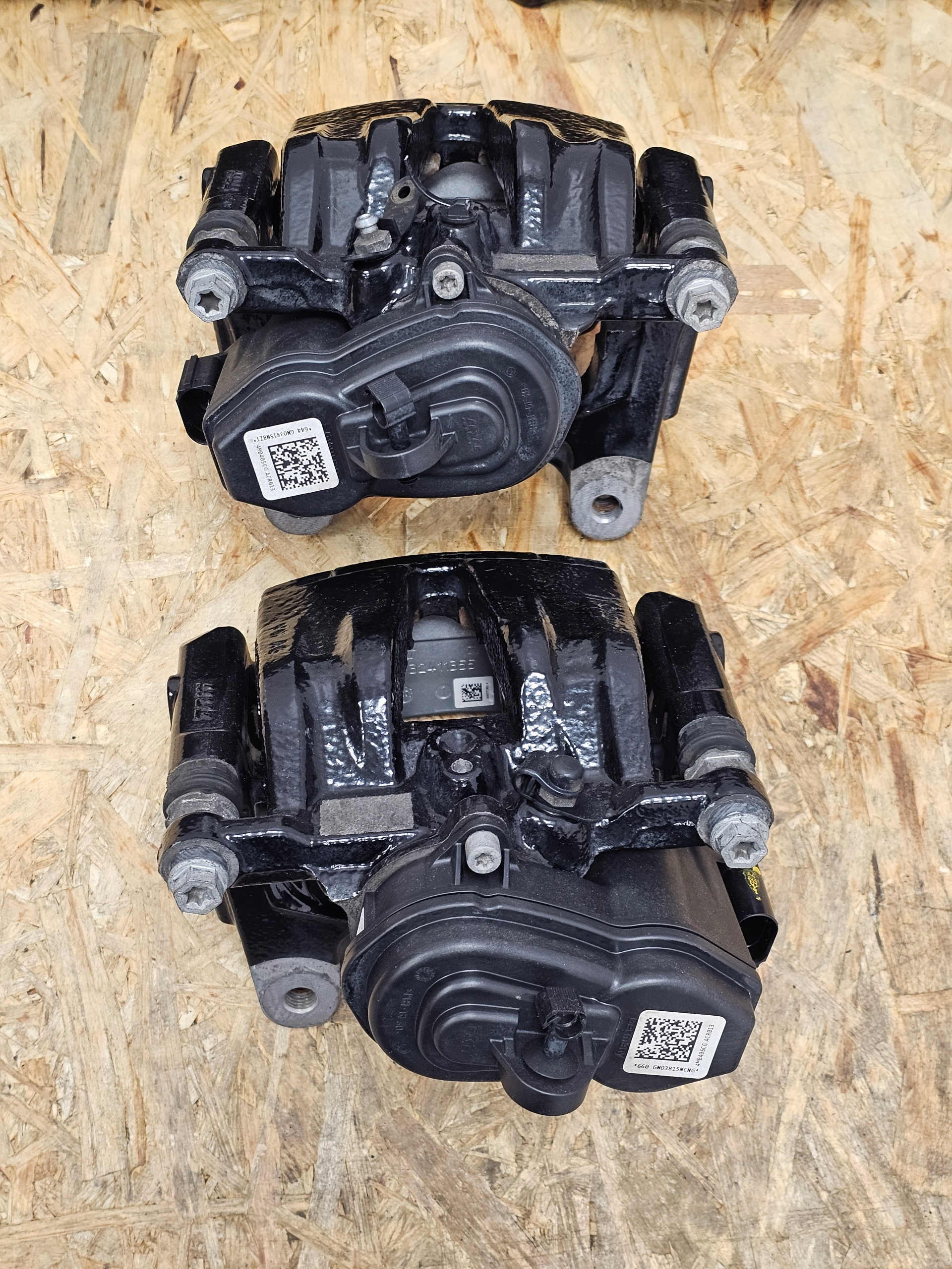 Суппорта Lamborghini Urus Ceramics Set 10 поршневые Big Brake - galeria