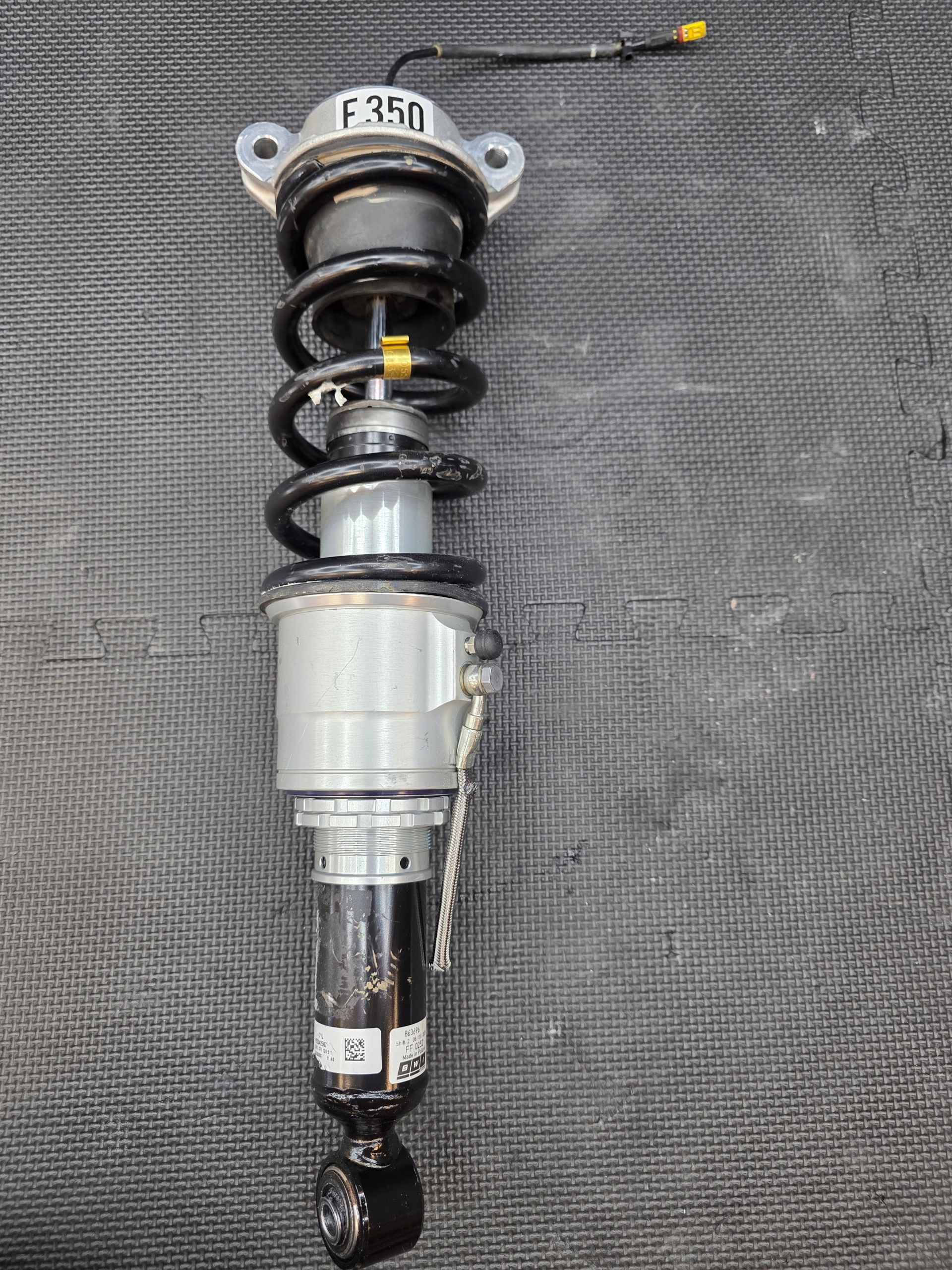 Amortyzator Shock Absorber Ferrari 296 Magneride Dual Mode F171 - galeria