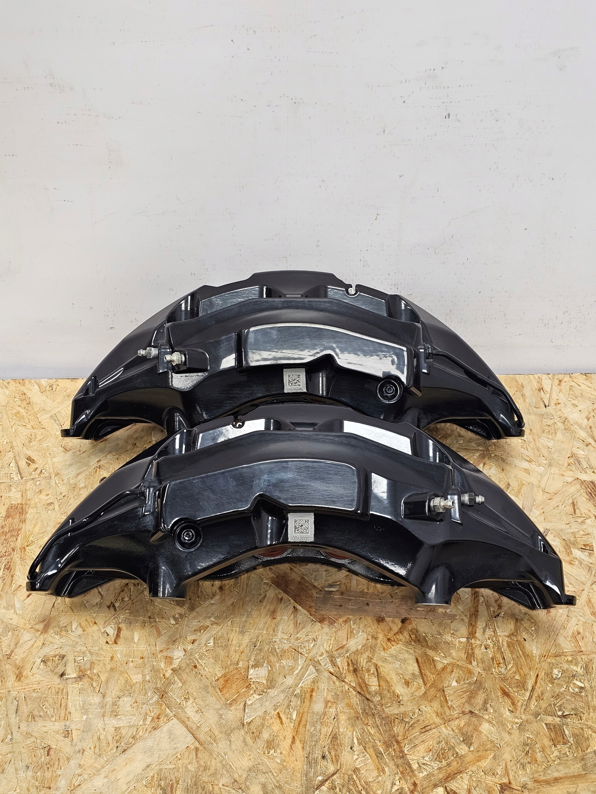 Суппорта Lamborghini Urus Ceramics Set 10 поршневые Big Brake - galeria